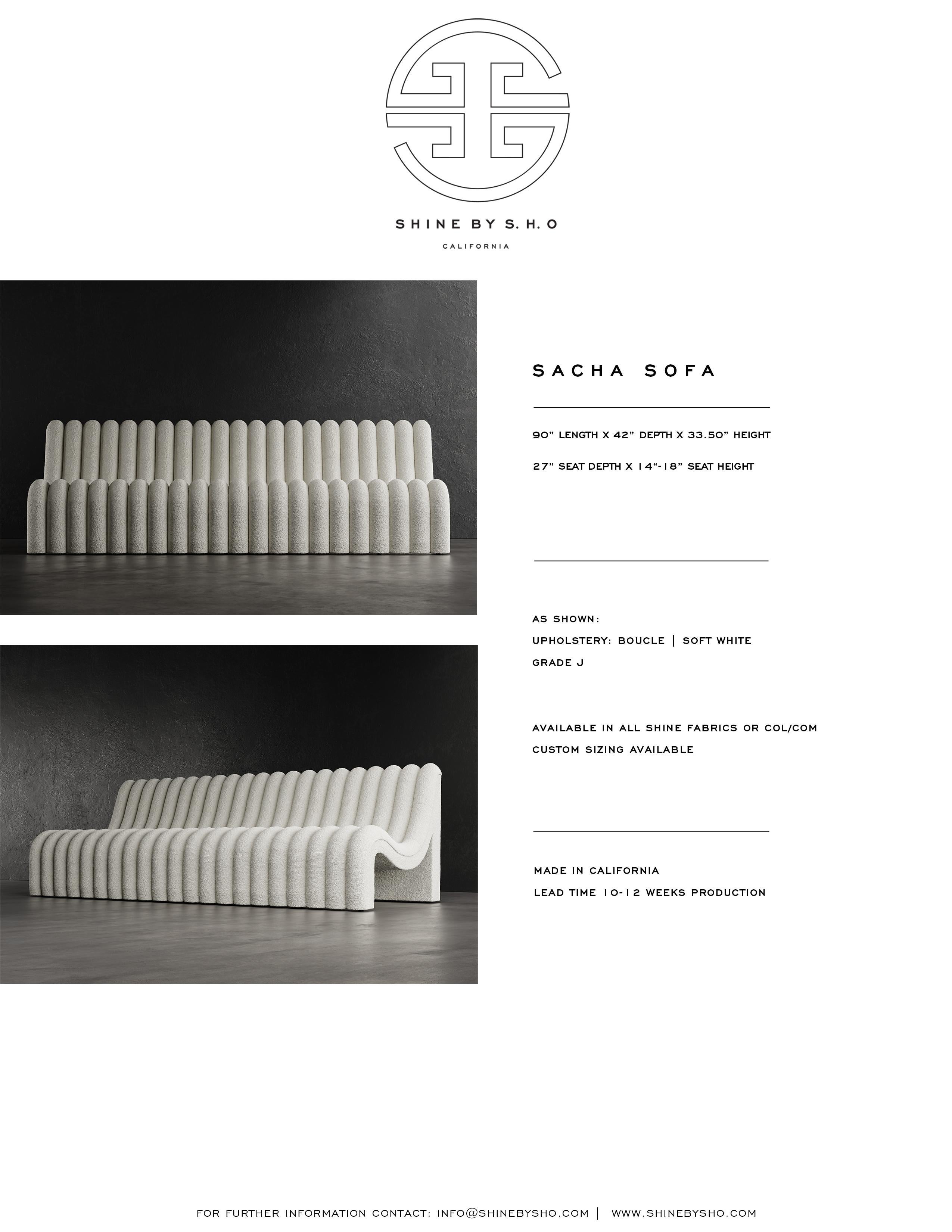 XXIe siècle et contemporain Sacha Sofa - Canapé moderne en bouclé blanc doux en vente