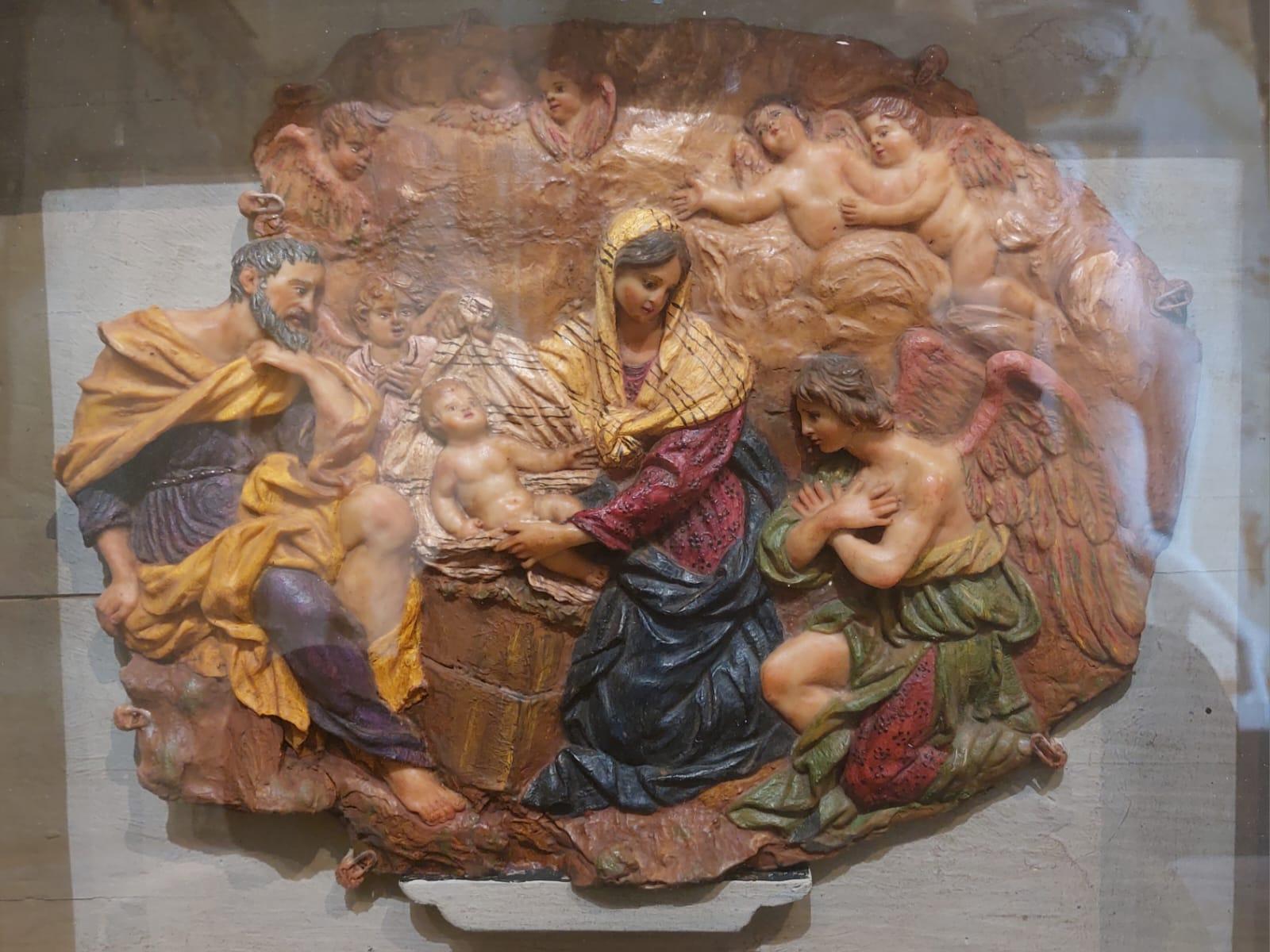 Sacra famiglia con angeli in cera In condizioni buone in vendita a Milano, IT