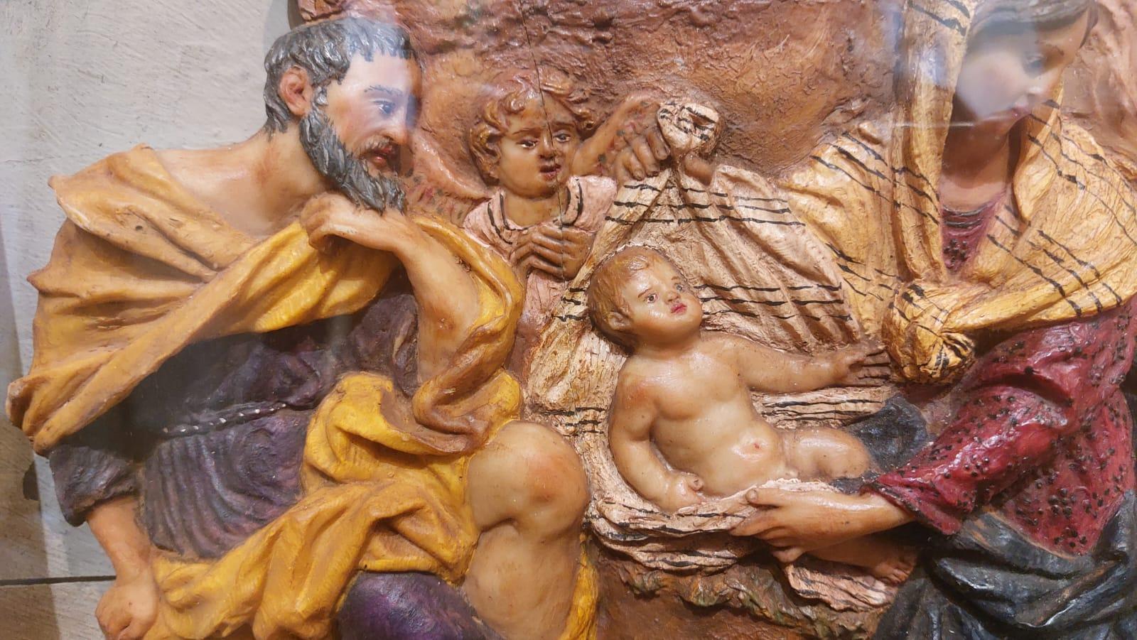 18th Century Sacra famiglia con angeli in cera in vendita