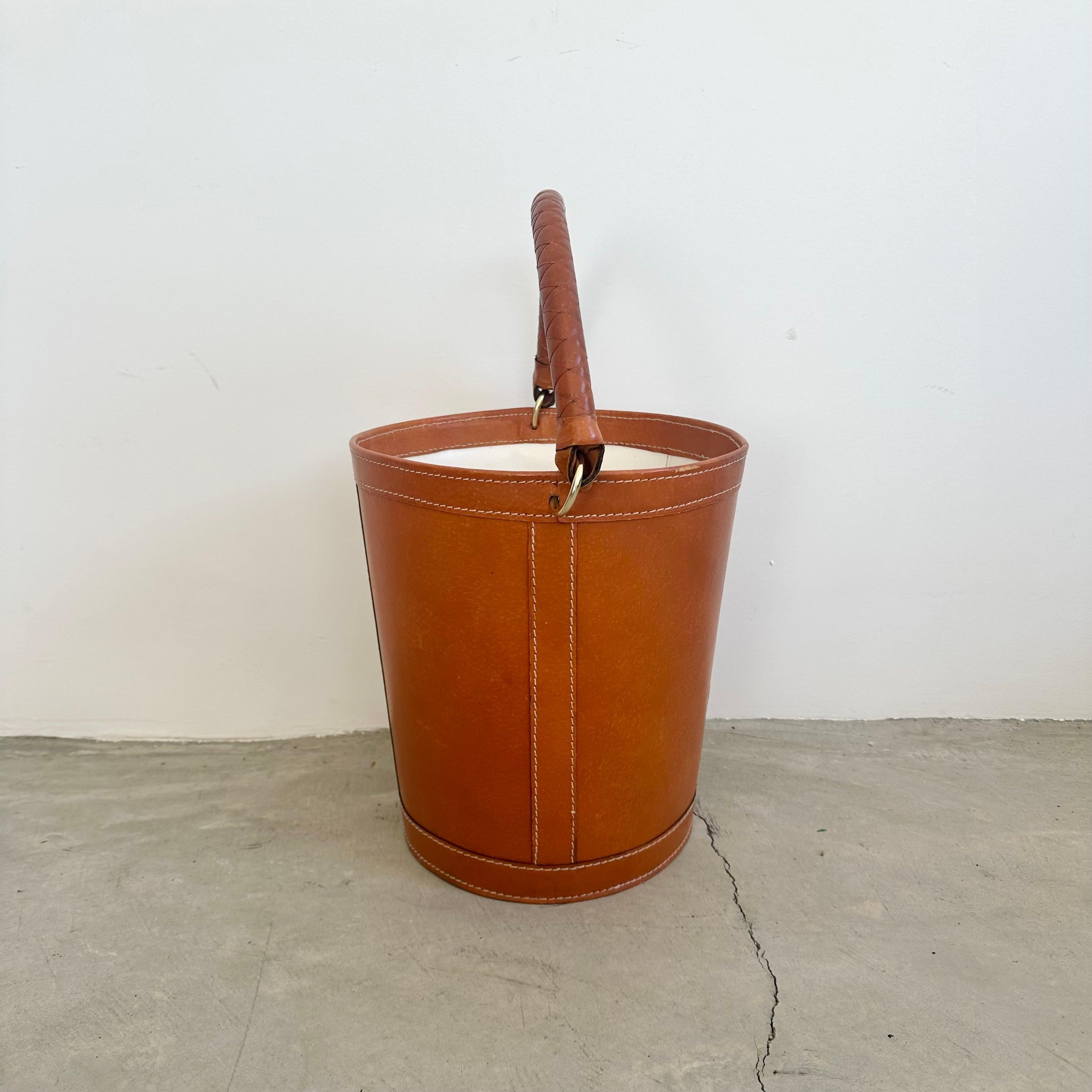 Panier à déchets en cuir de selle, France, années 1970 en vente 5