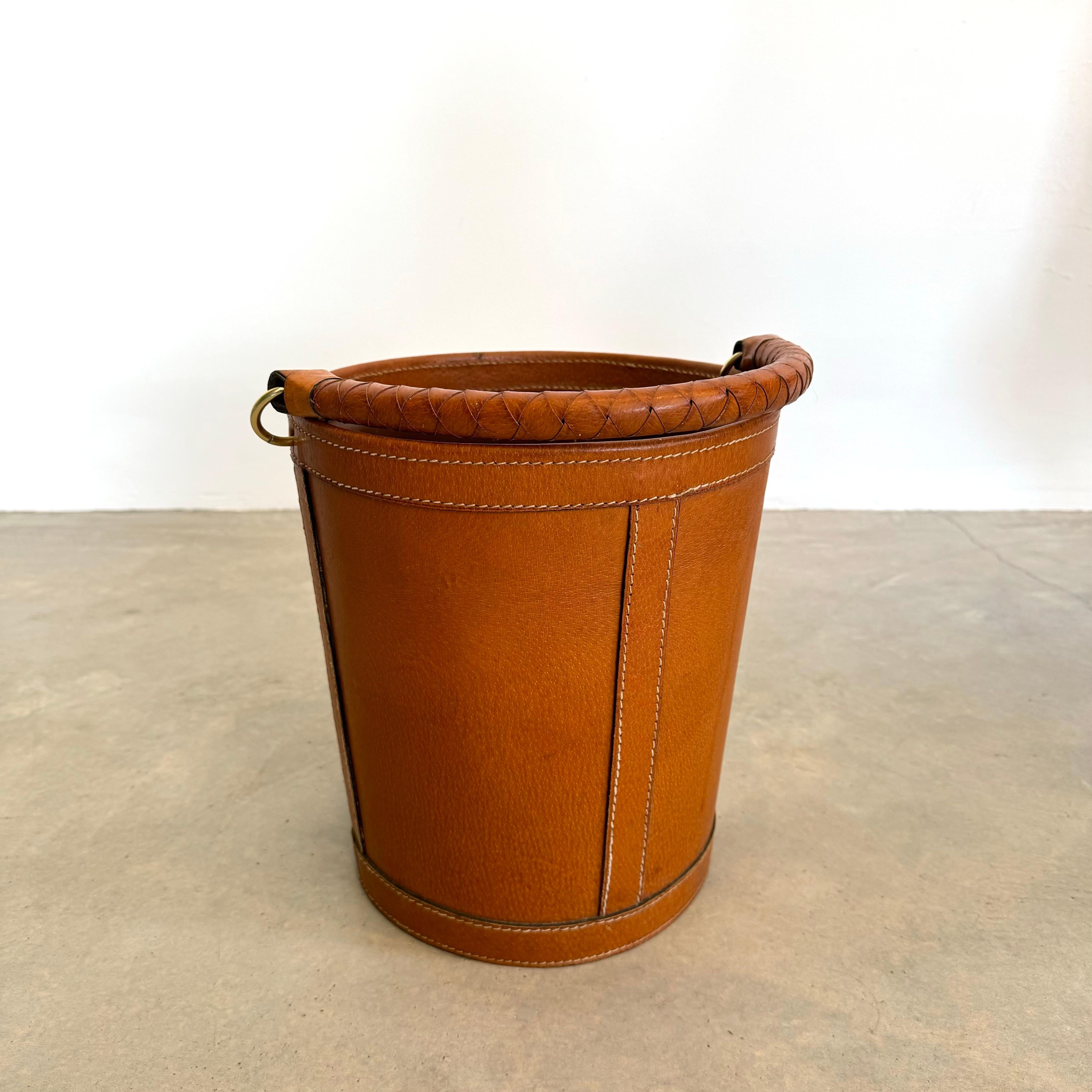 Mid-Century Modern Saddle Leather Waste Basket, 1970s France For Sale