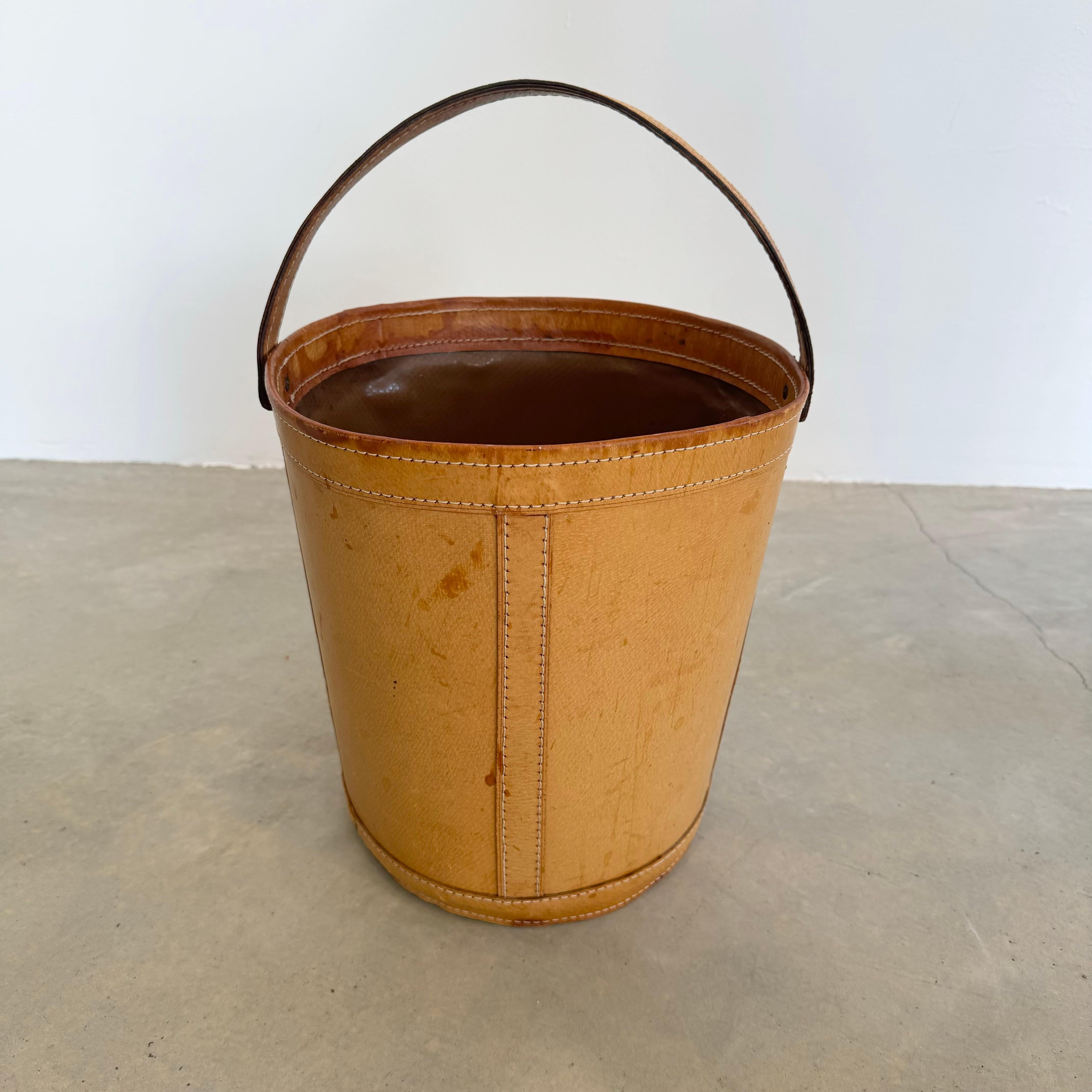 Mid-Century Modern Saddle Leather Waste Basket, 1970s France For Sale