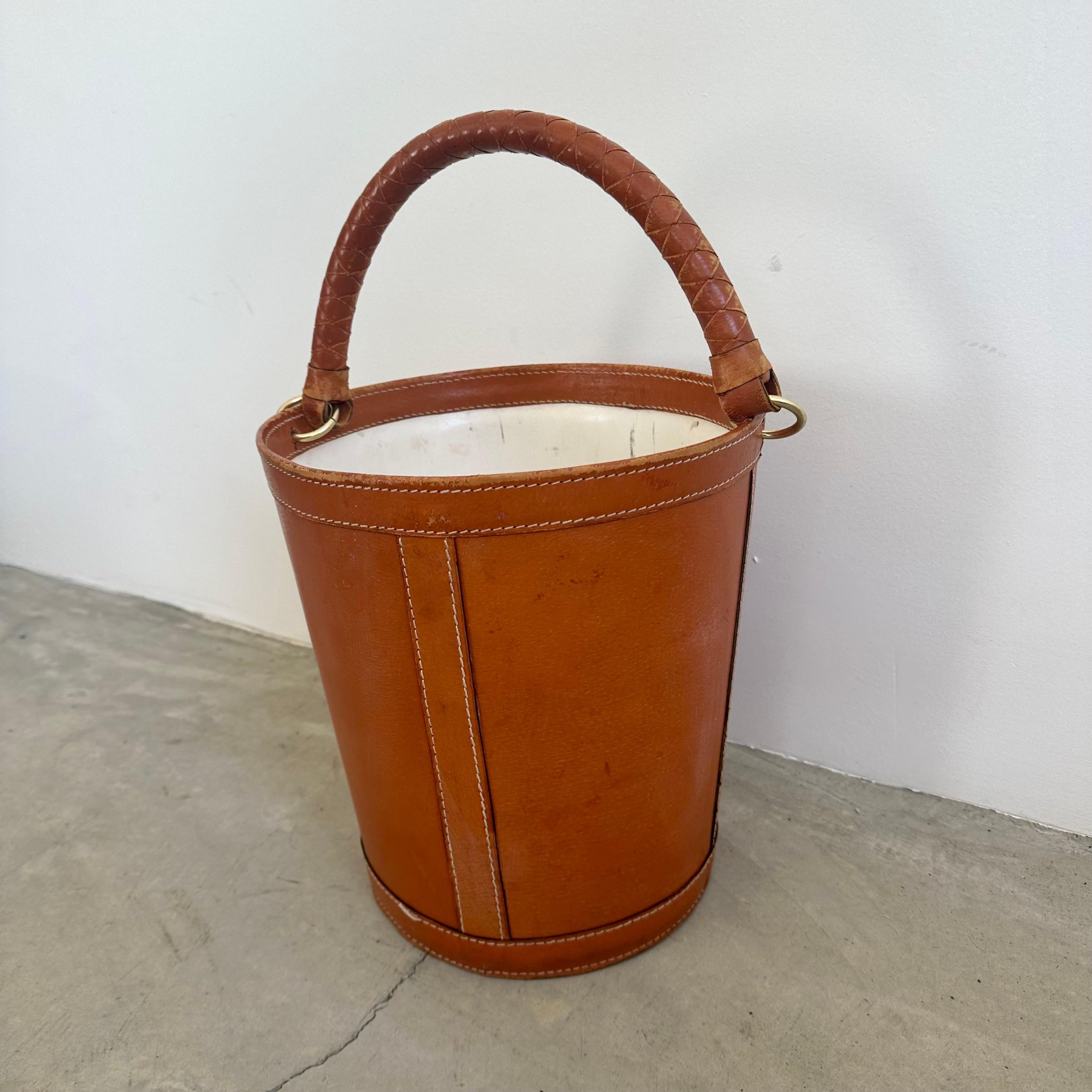 Fin du 20e siècle Panier à déchets en cuir de selle, France, années 1970 en vente