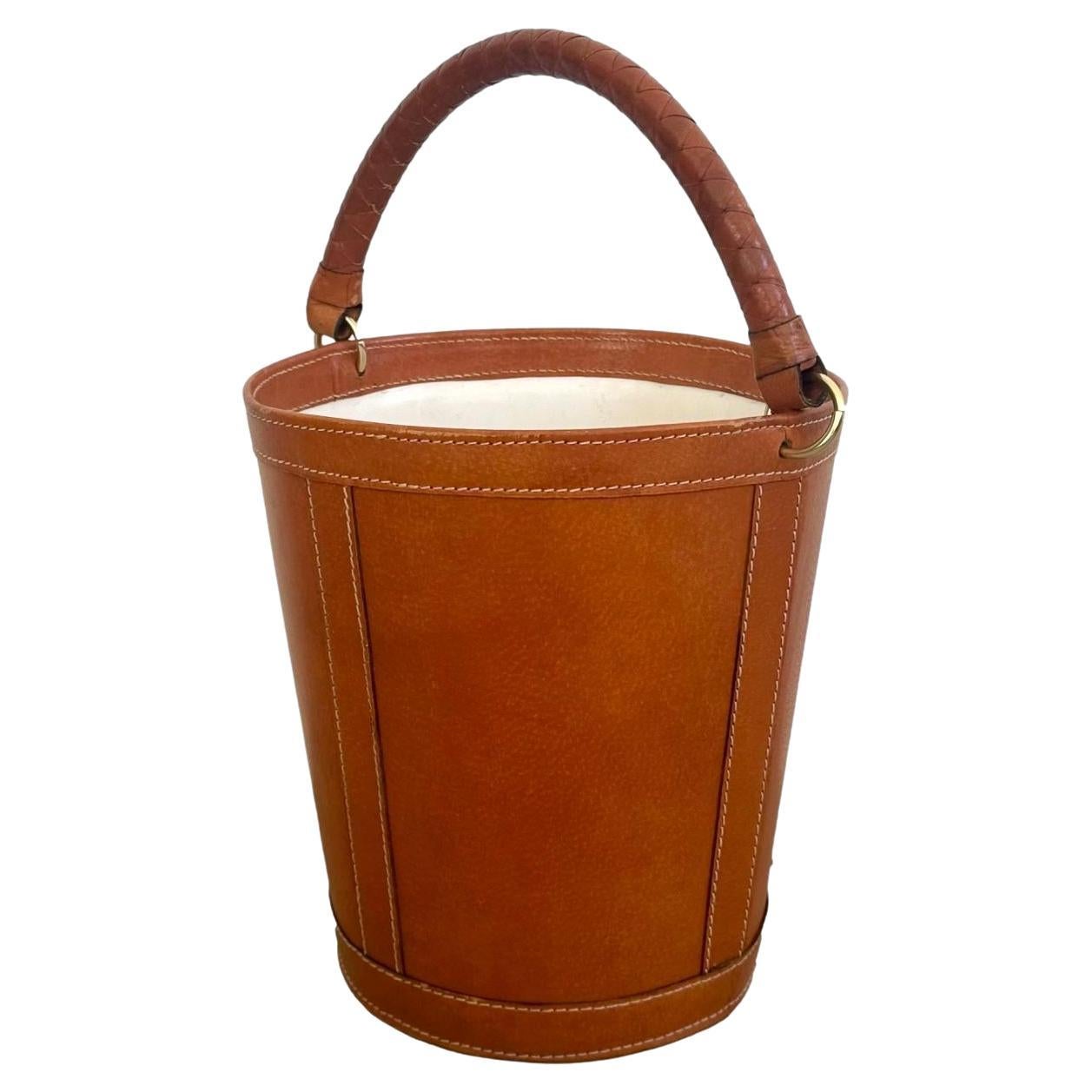 Panier à déchets en cuir de selle, France, années 1970