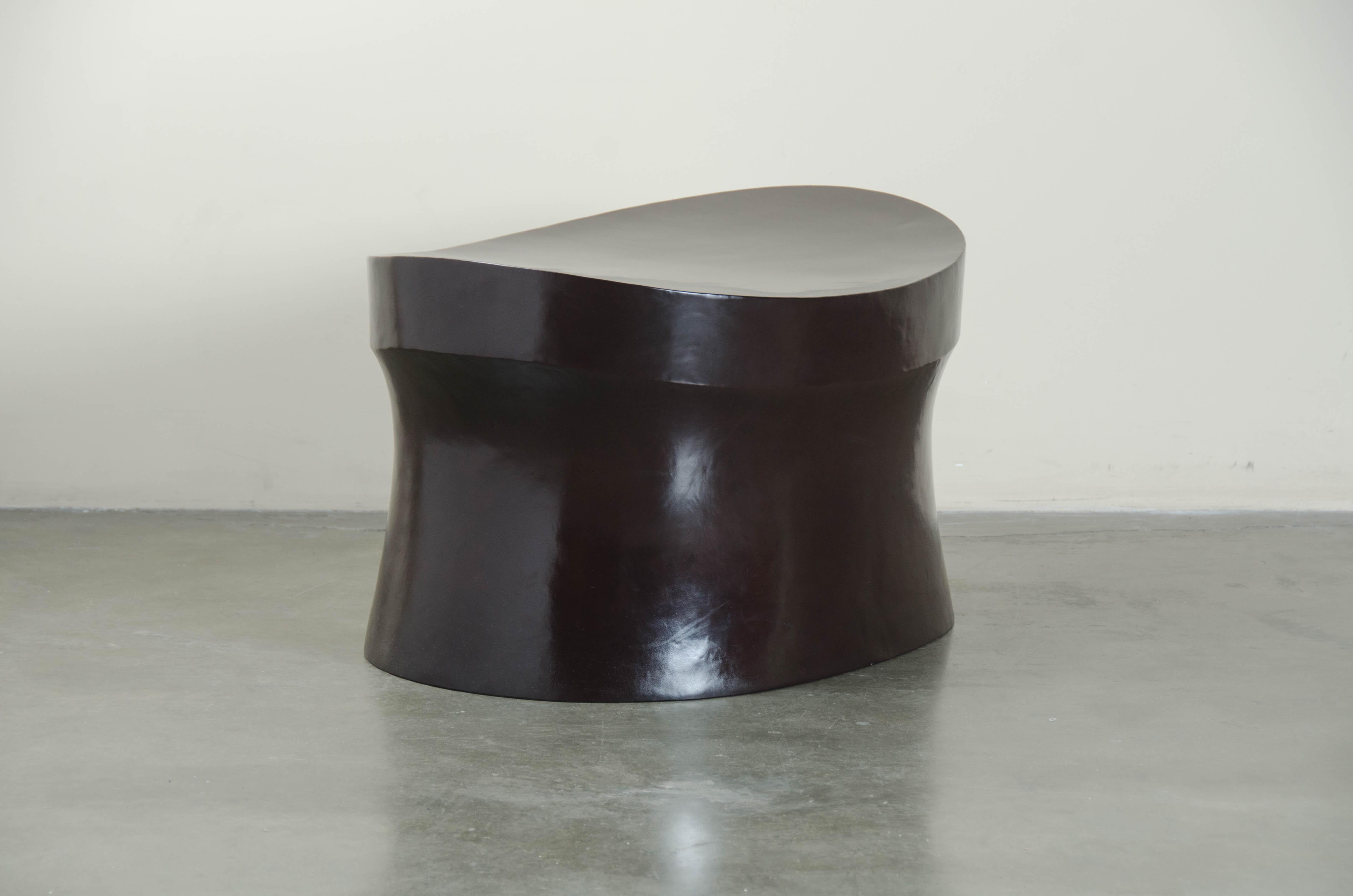 Tabouret à tambour avec assise de selle, cuivre noir de Robert Kuo, édition limitée Neuf - En vente à Los Angeles, CA
