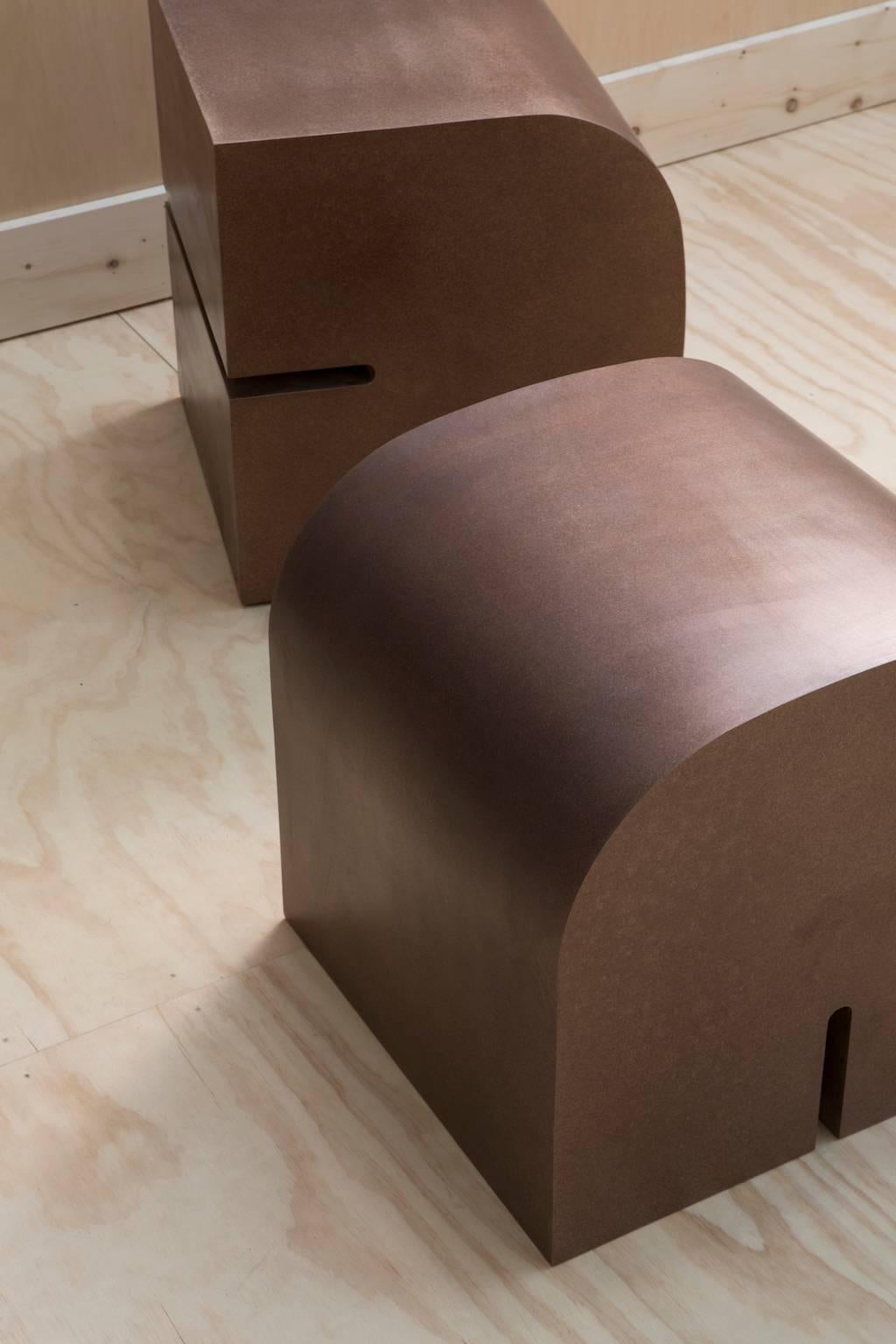 Américain Tabouret de table d'appoint Saddle sculptural en bronze patiné pour l'intérieur et l'extérieur en vente