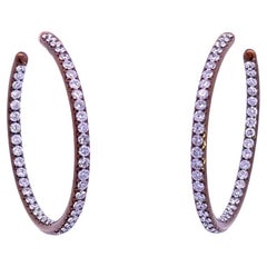 Pendientes de aro de diamantes Sade engastados con diamantes de color D-F en oro amarillo de 18 quilates