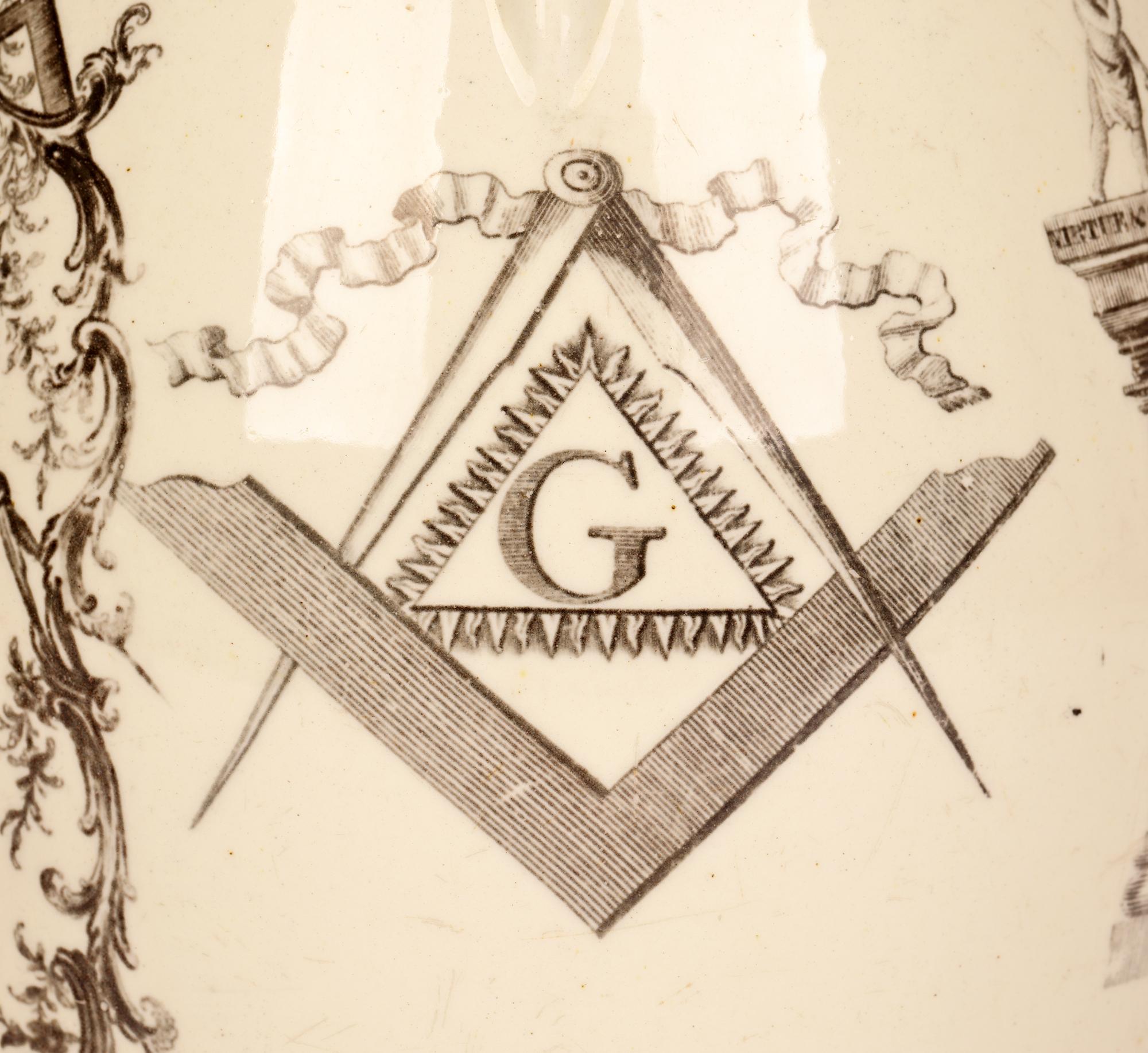 George III Grande cruche Masonique imprimée noire Sadler and Green Creamware en vente