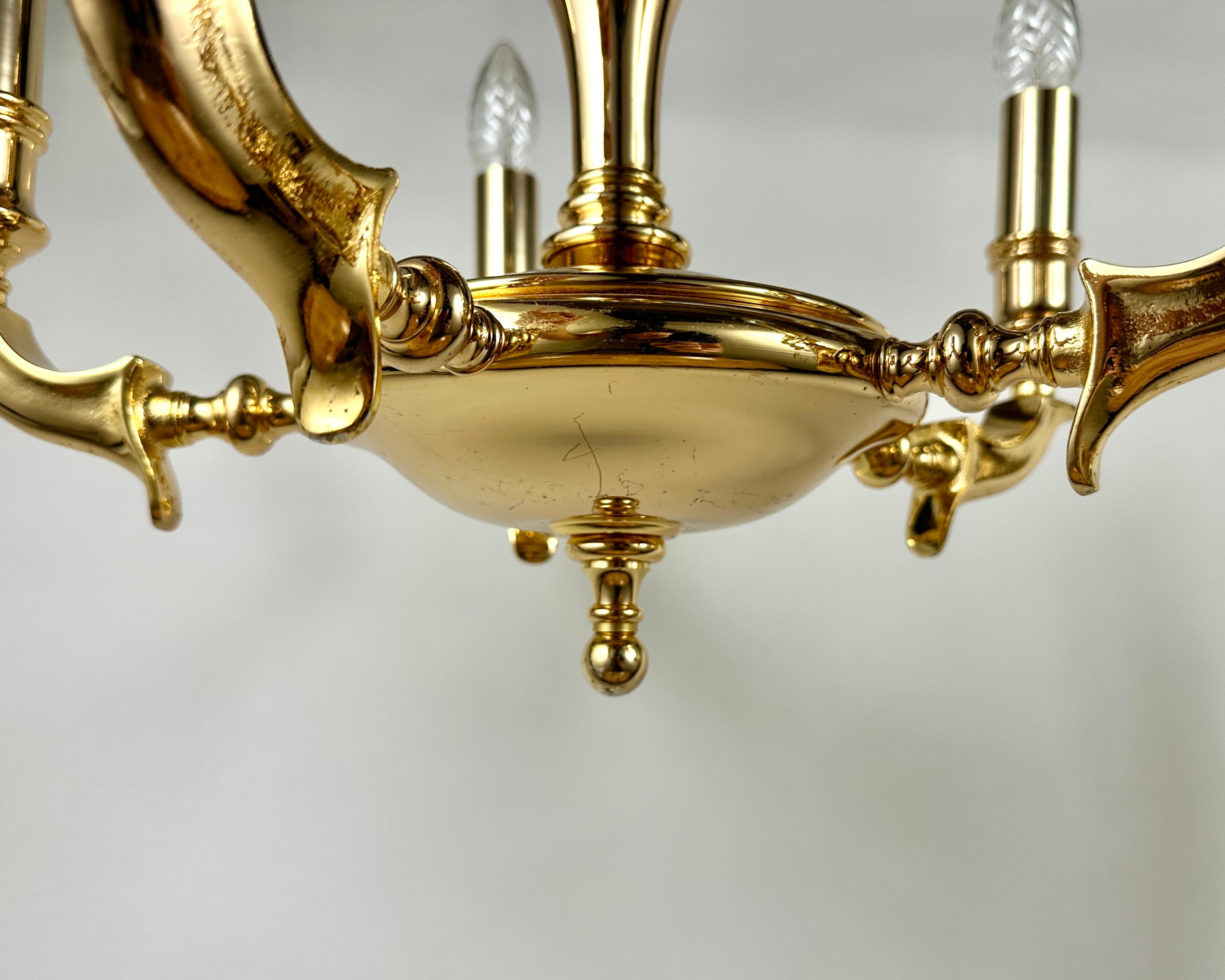 Saeval Lustres espagnols en laiton Vintage Paire 4 & 6 Light Golden Rare Lights en vente 1