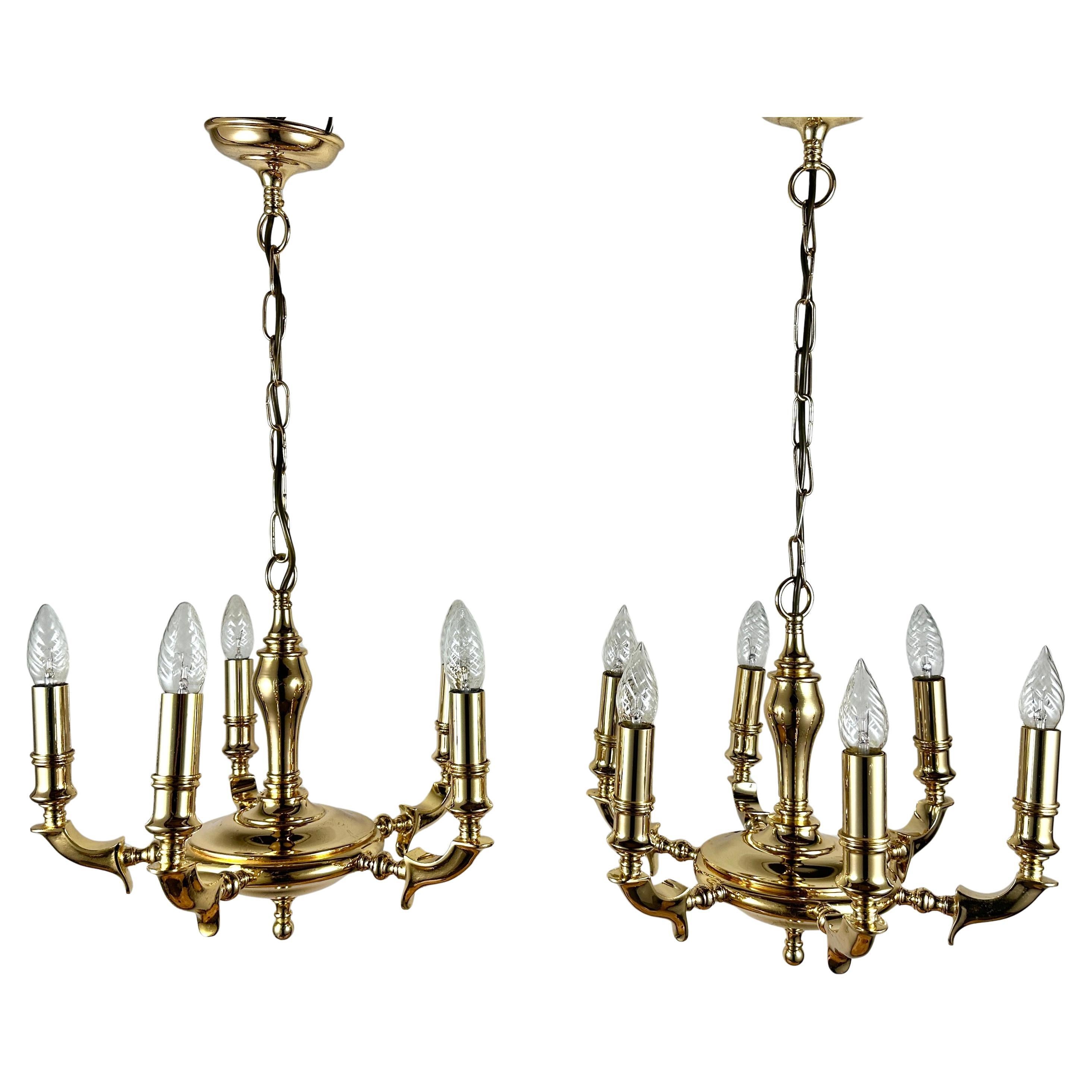 Saeval Lustres espagnols en laiton Vintage Paire 4 & 6 Light Golden Rare Lights en vente