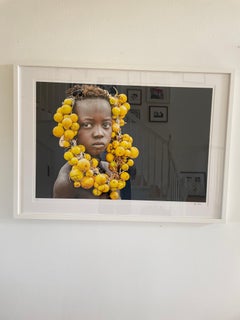 „Mursi Boy“ Fotografie 26.5" x 40" Zoll Auflage 2/7 von Safaa Kagan