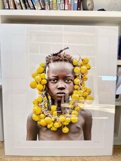 "Retrato de niño mursi" Fotografía 30" x 30" pulgadas Edición 1/7 por Safaa Kagan