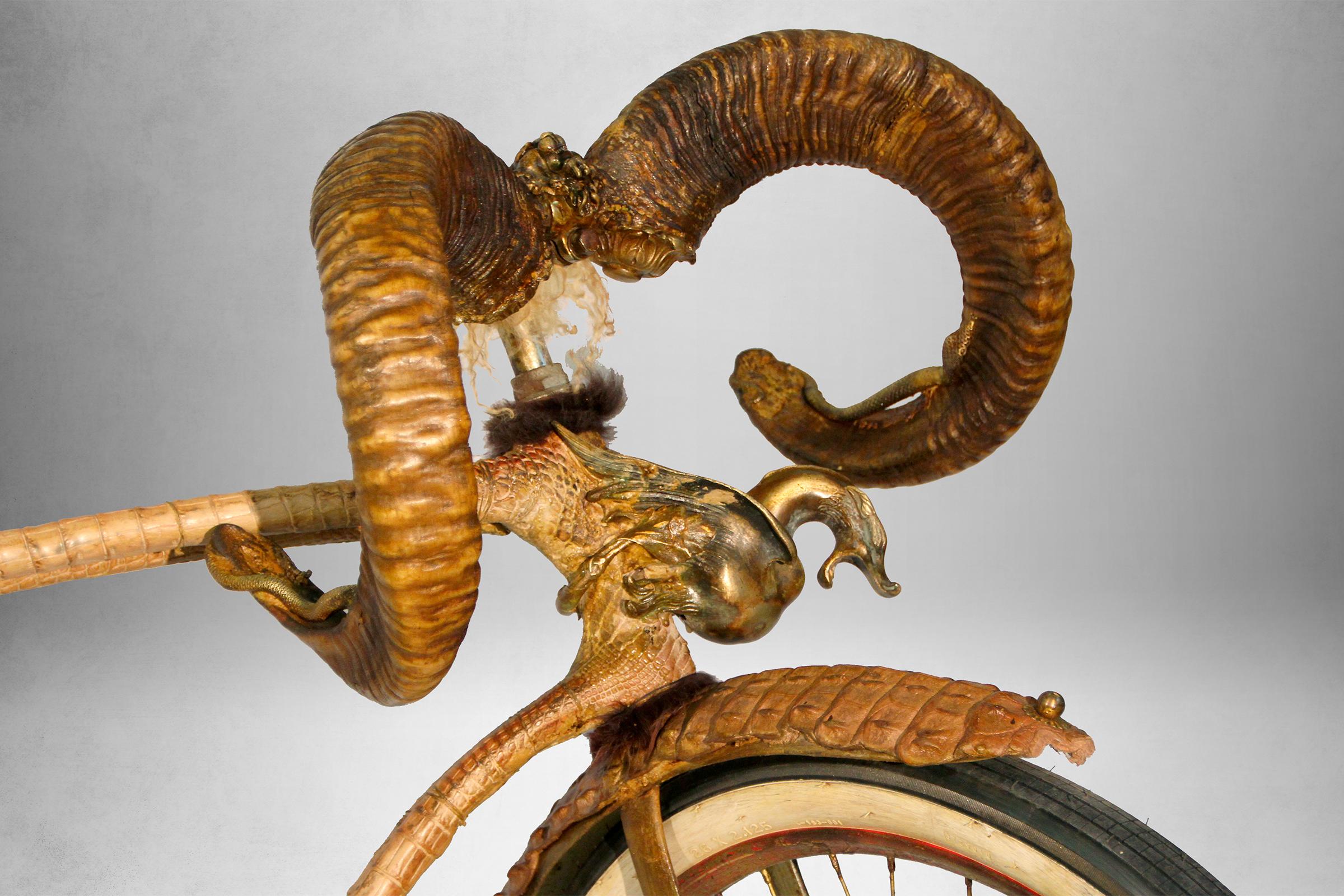 Safari Bike Original Twin 1920 Elgin Model with Horns In New Condition In Paris, FR