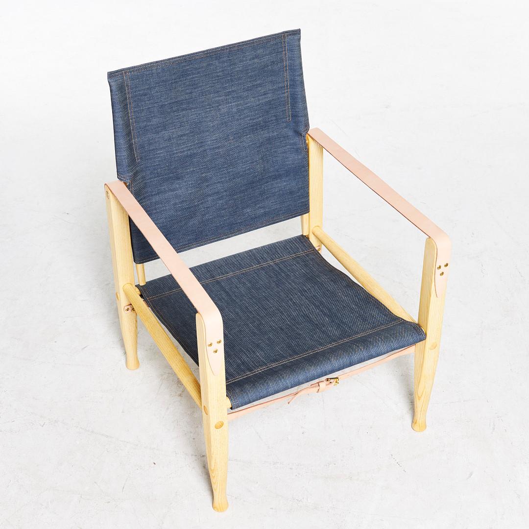 Ash safari chair huit denim Kaare Klint special edition For Sale