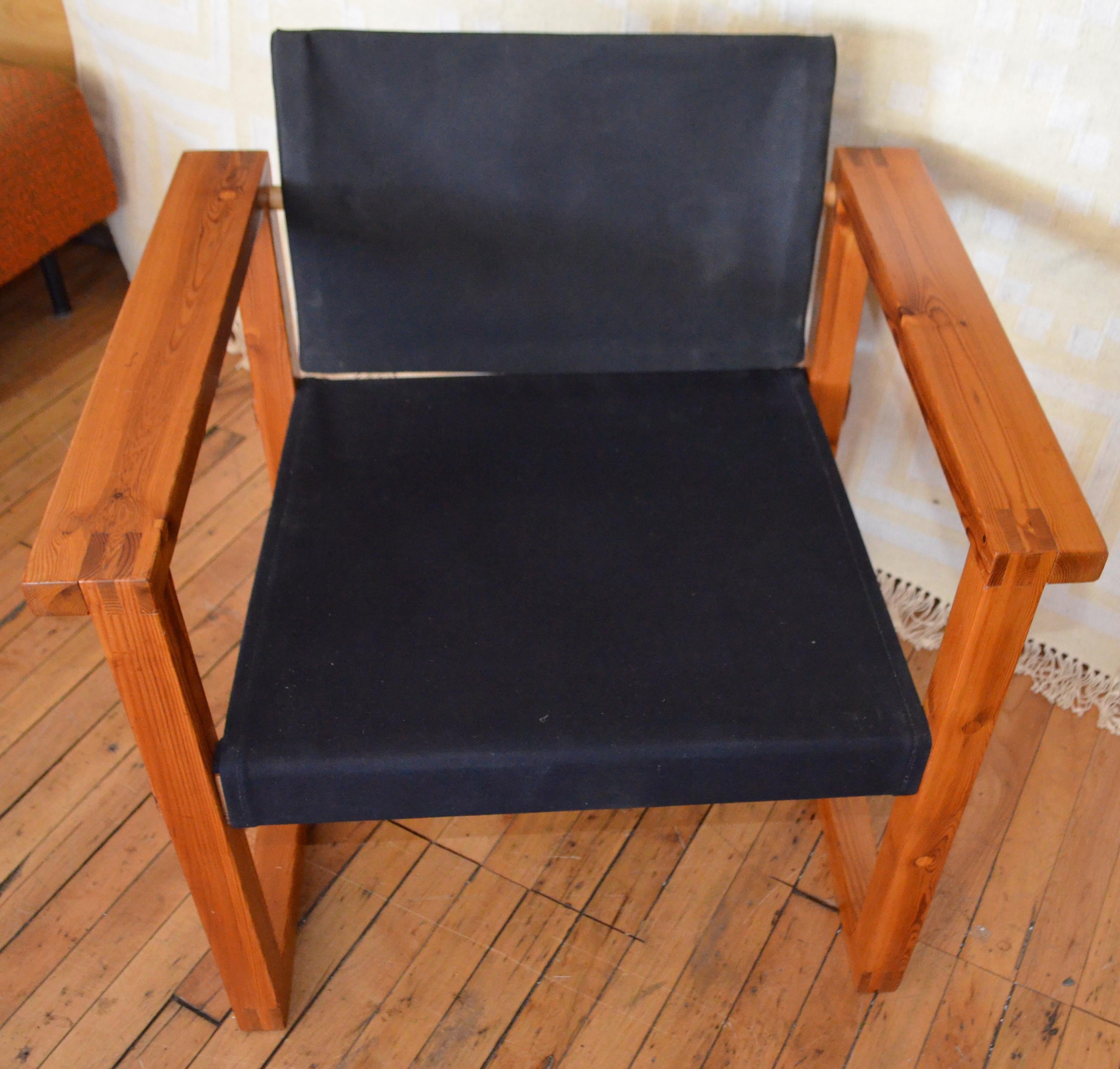 Safari Chairs by Finn Farmer. Black Canvas on Pine Frame, 1960s. Sold as Pair In Good Condition For Sale In Madison, WI