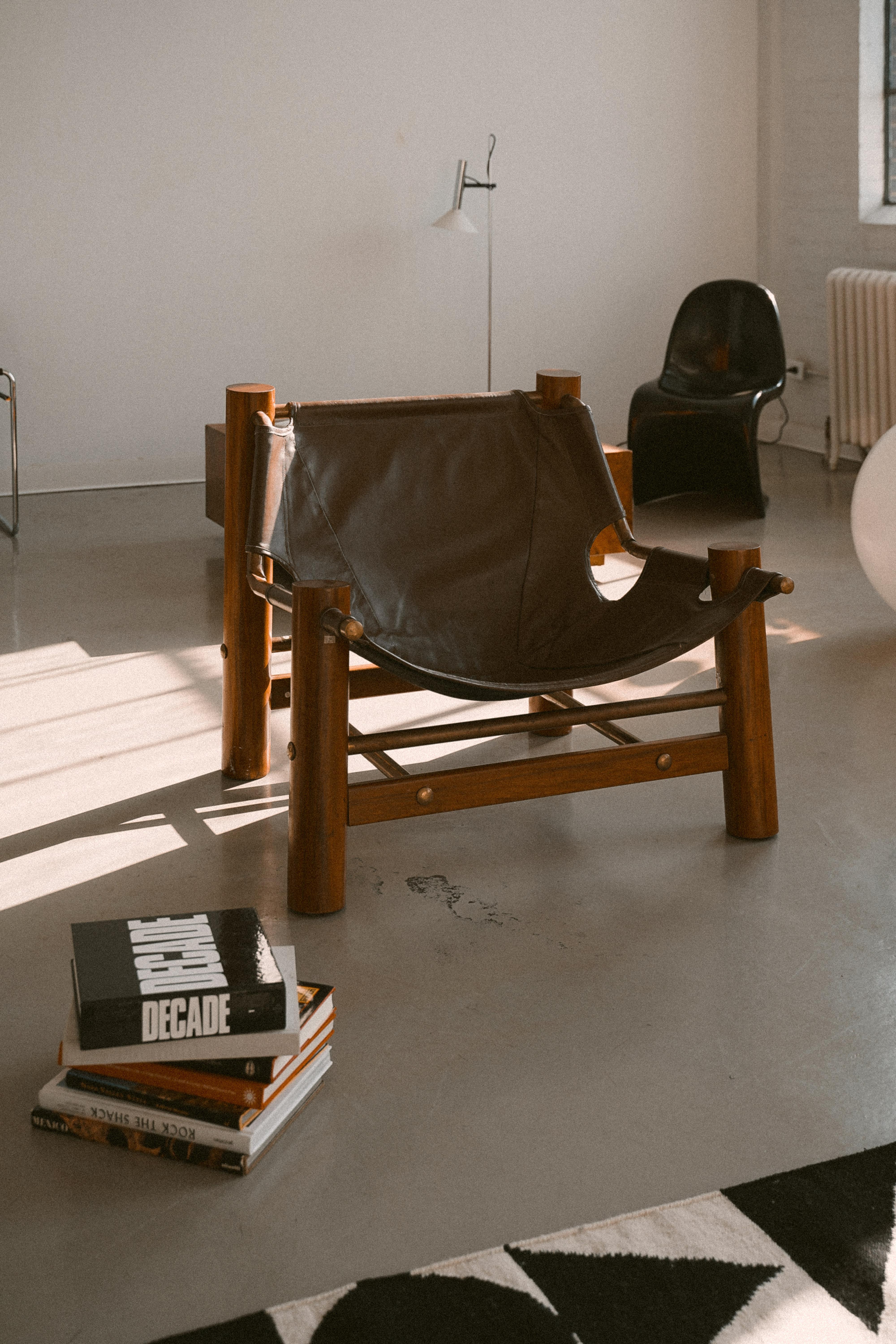 Safari Easy Chair in Leather, Narra and Brass by Ched Berenguer Topacio For Sale 4