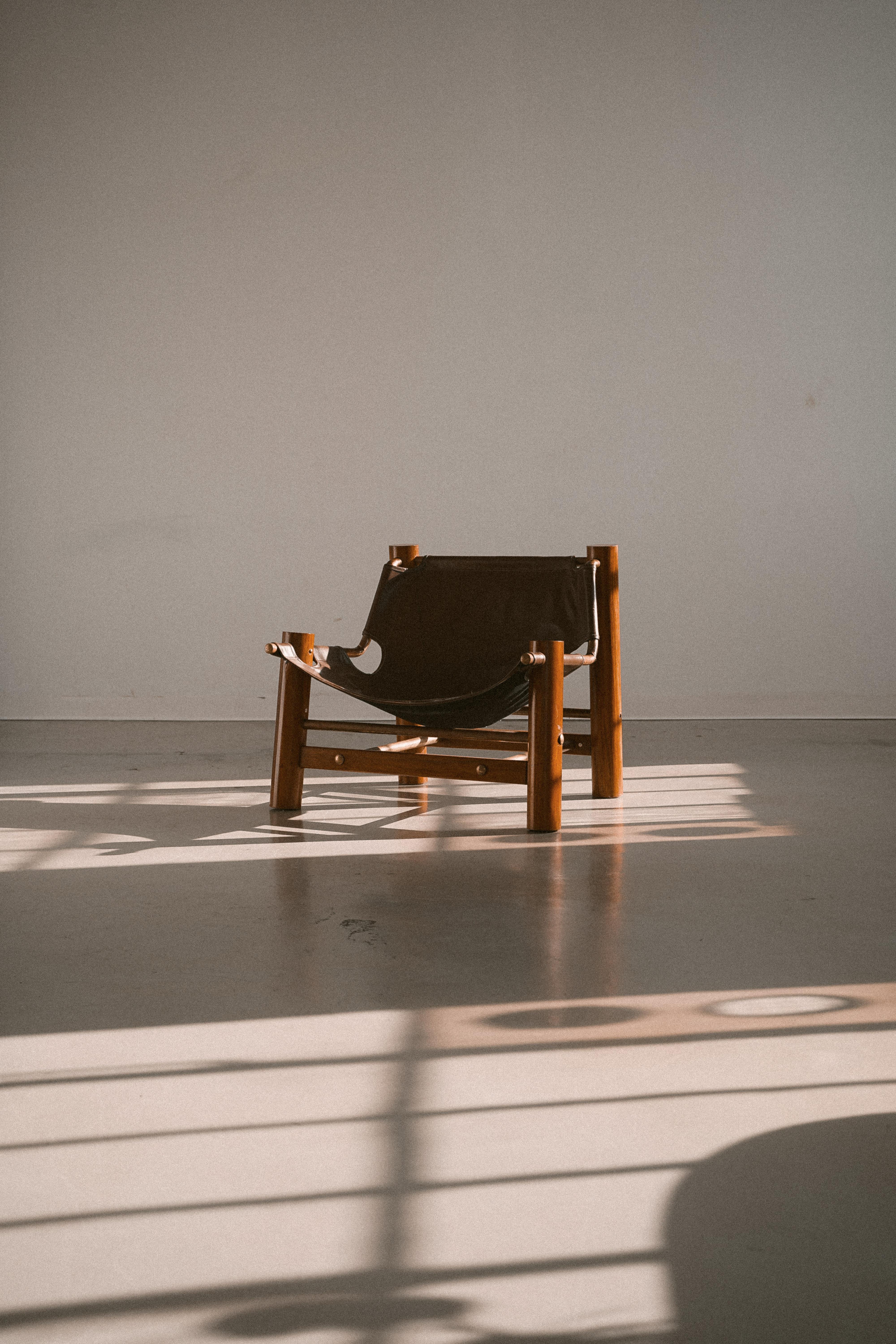 Brutalist Safari Easy Chair in Leather, Narra and Brass by Ched Berenguer Topacio For Sale
