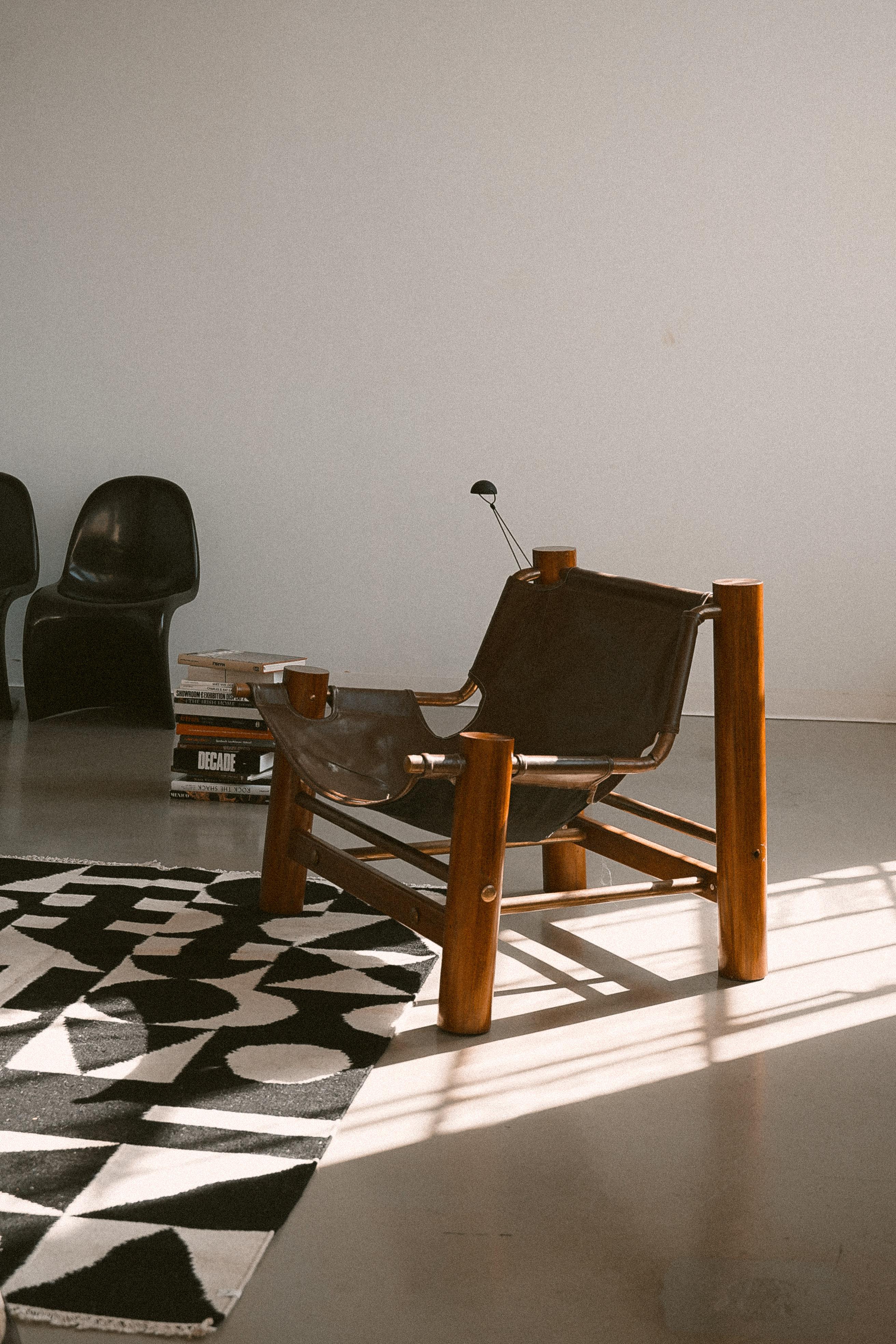 Late 20th Century Safari Easy Chair in Leather, Narra and Brass by Ched Berenguer Topacio For Sale