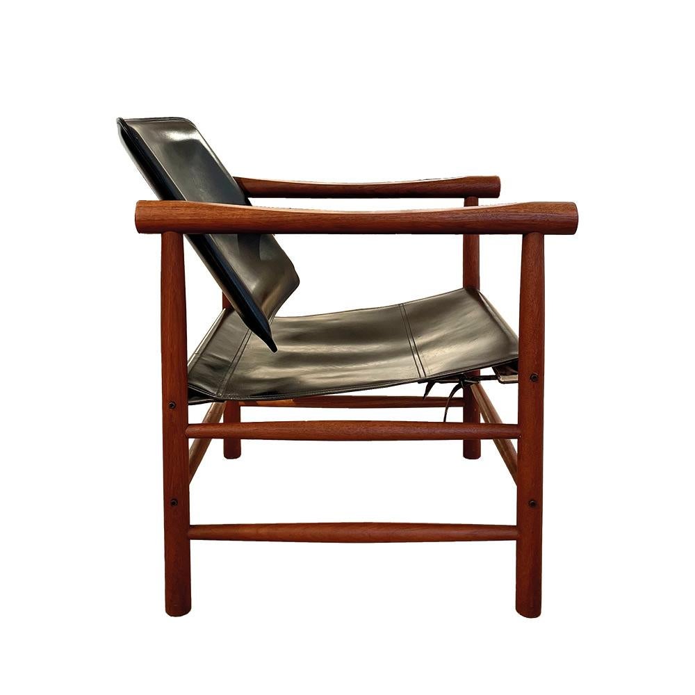 Les lignes épurées et les détails minimalistes du modèle no. 506 appelé Safari par Kai Lyngfeldt Calle en font un choix élégant et intemporel. Avec ses belles proportions, cette paire de fauteuils est tout à fait dans l'essence du design moderniste