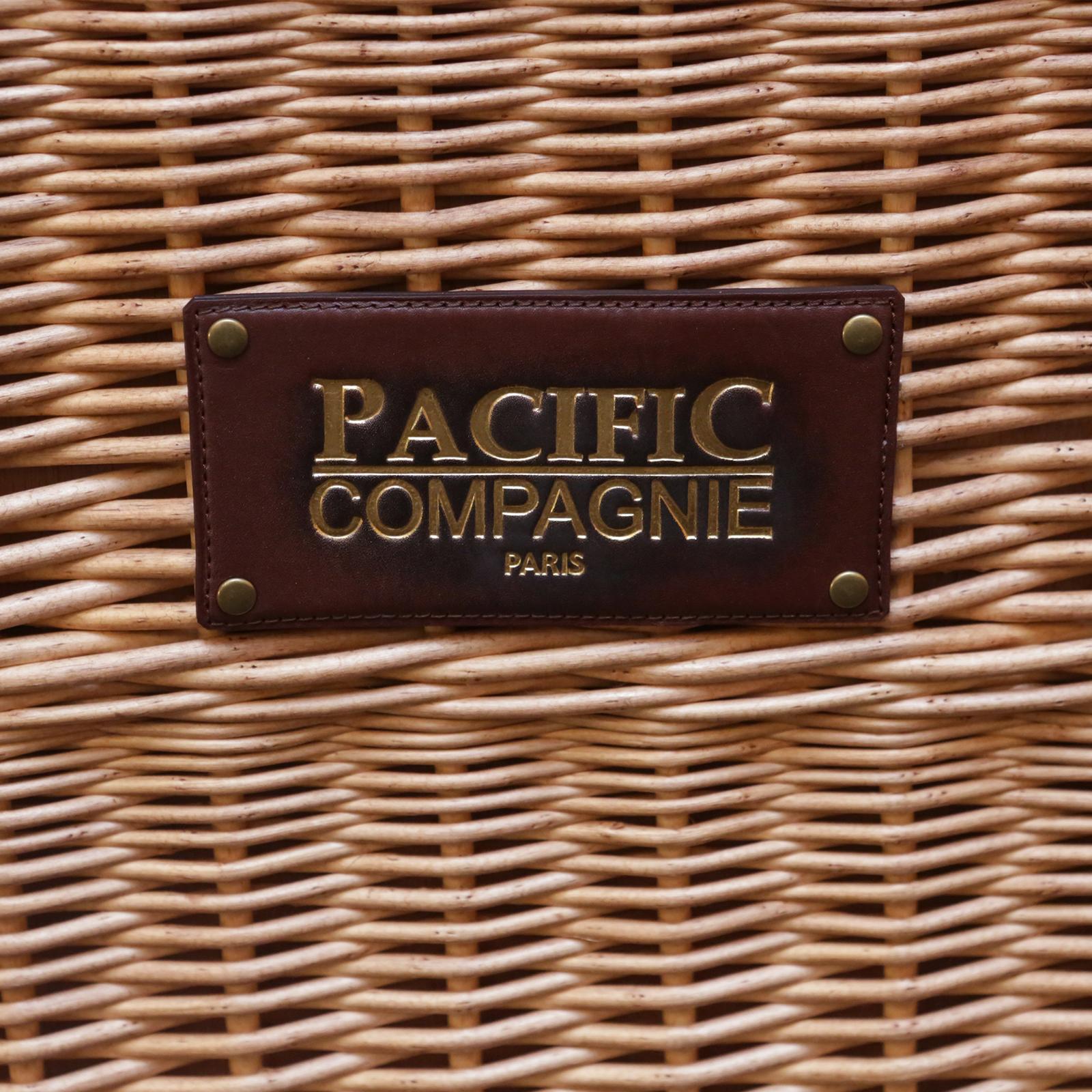 Safari Picnic Trunk 10