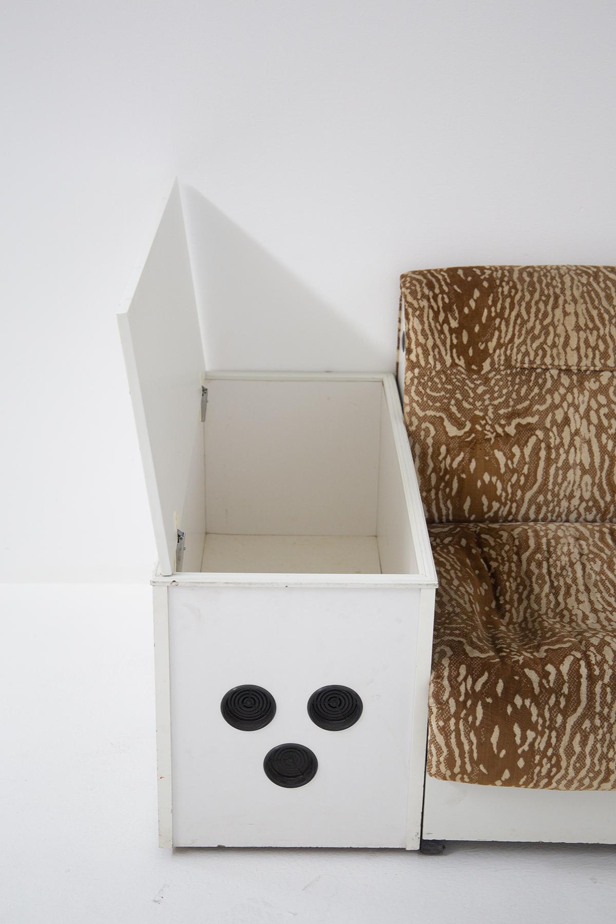 Safari style Italian Space Age sofa 8
