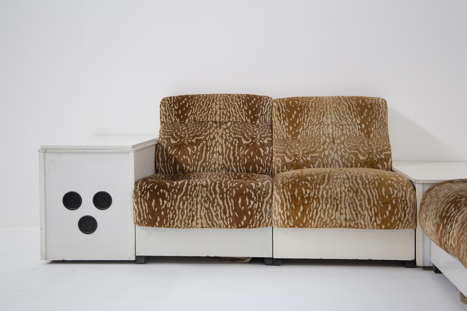Safari style Italian Space Age sofa 9