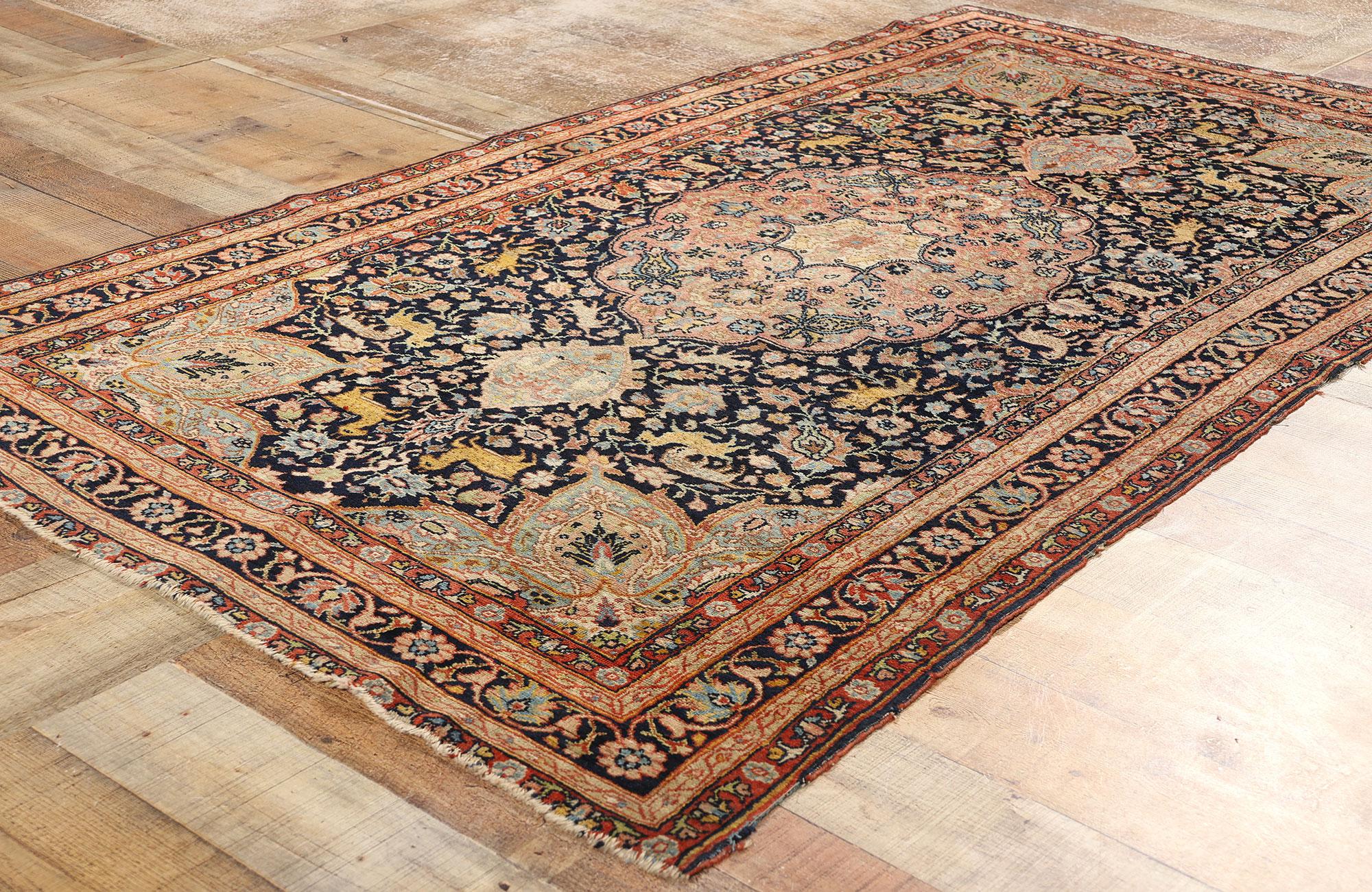 Safavid Medaillon und Tier Persischer Täbris Jagdteppich aus Täbris mit Medaillon (Wolle) im Angebot