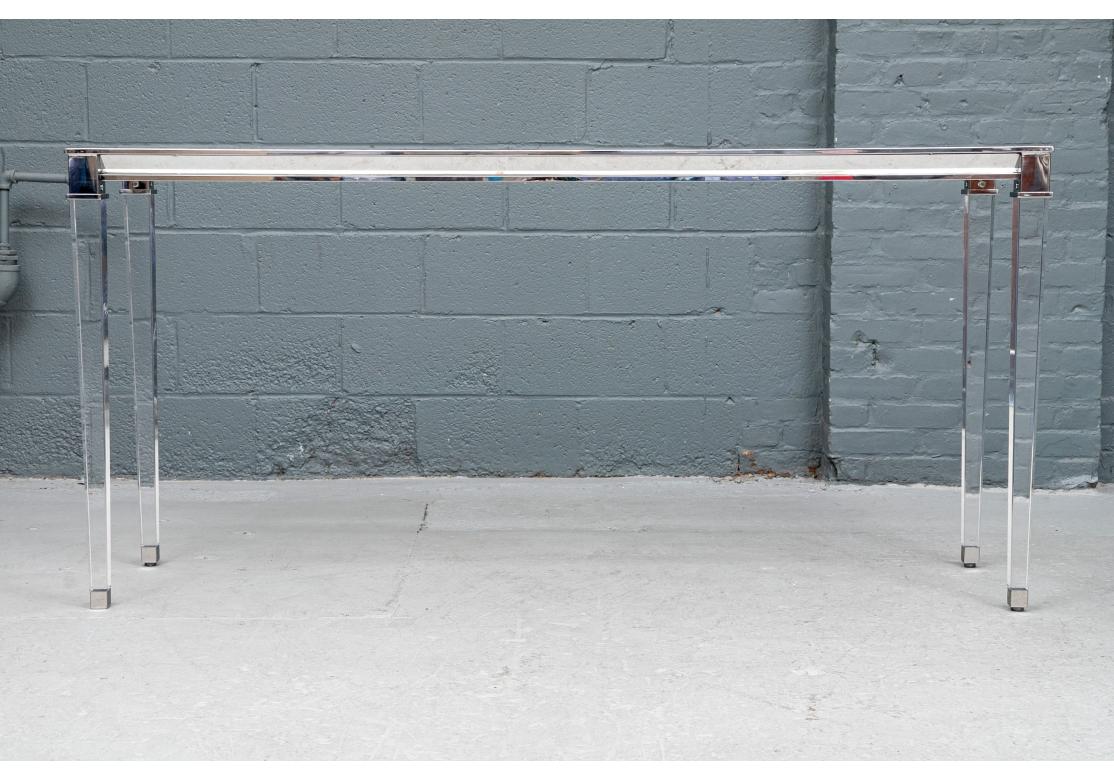 Acier inoxydable Safavieh Charleston Table console en inox et verre avec pieds en acrylique en vente