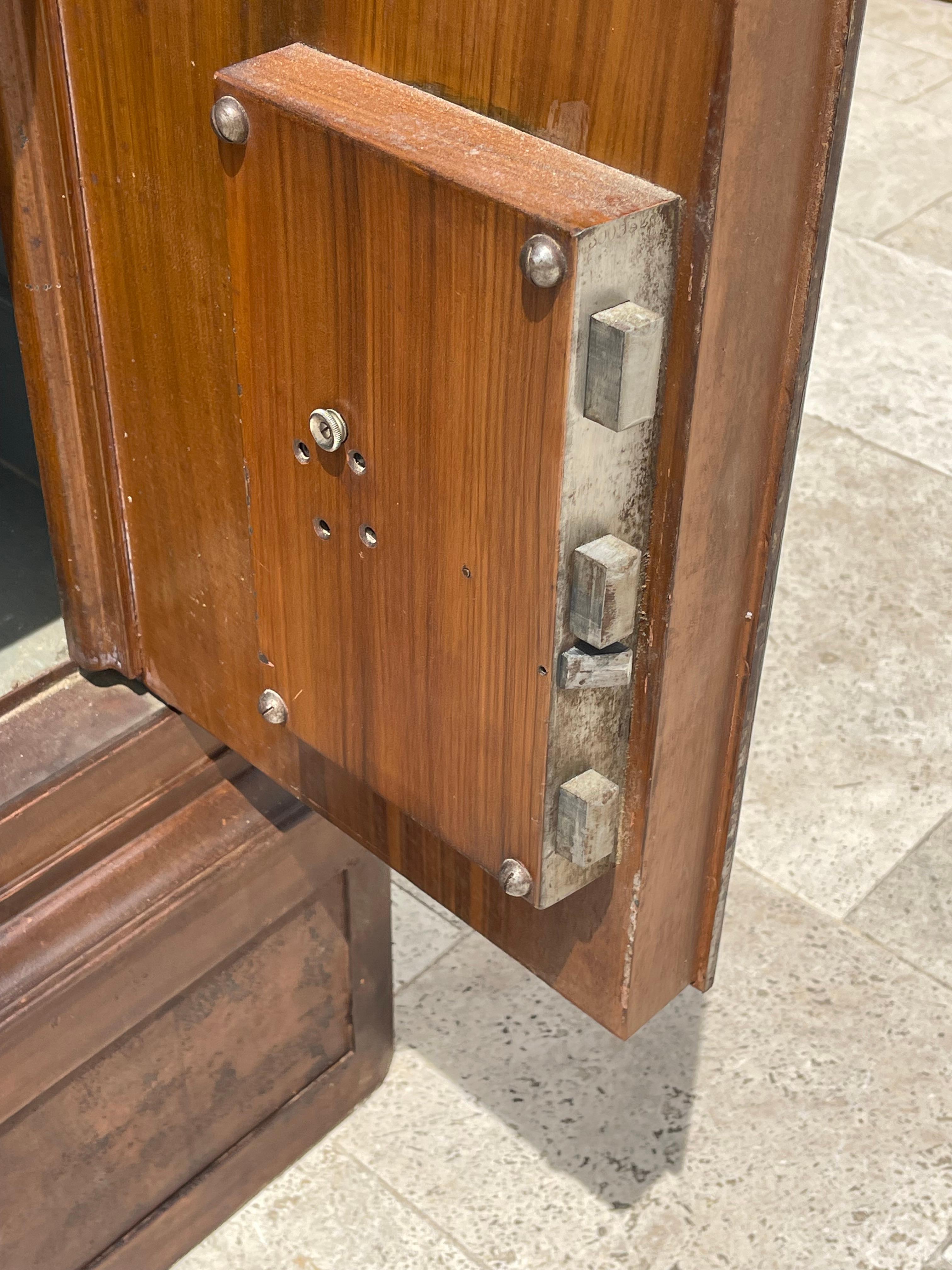 Safe In Good Condition In Beaune, FR