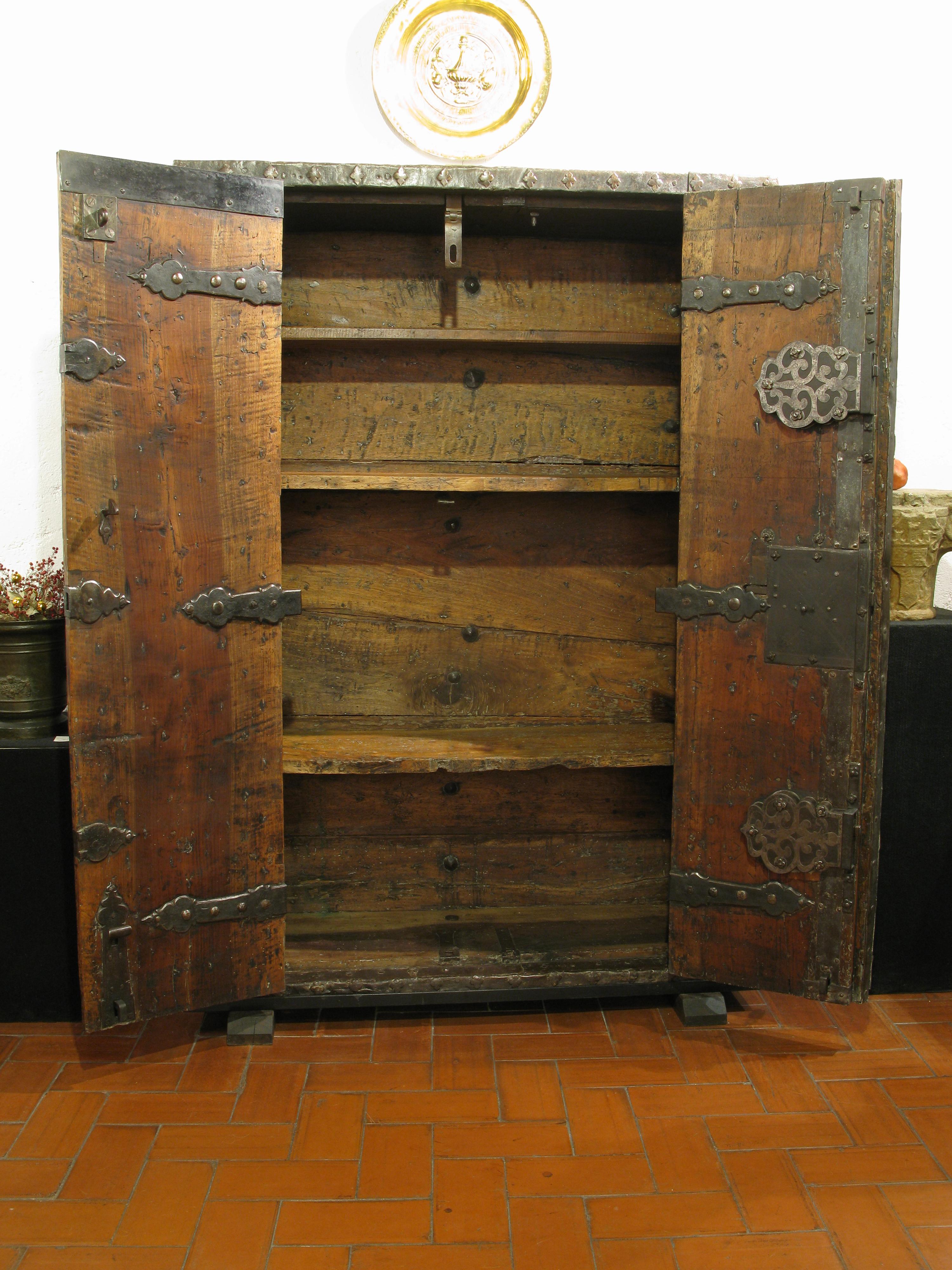 Antique Safe, Northern Italy, 17th Century For Sale 7