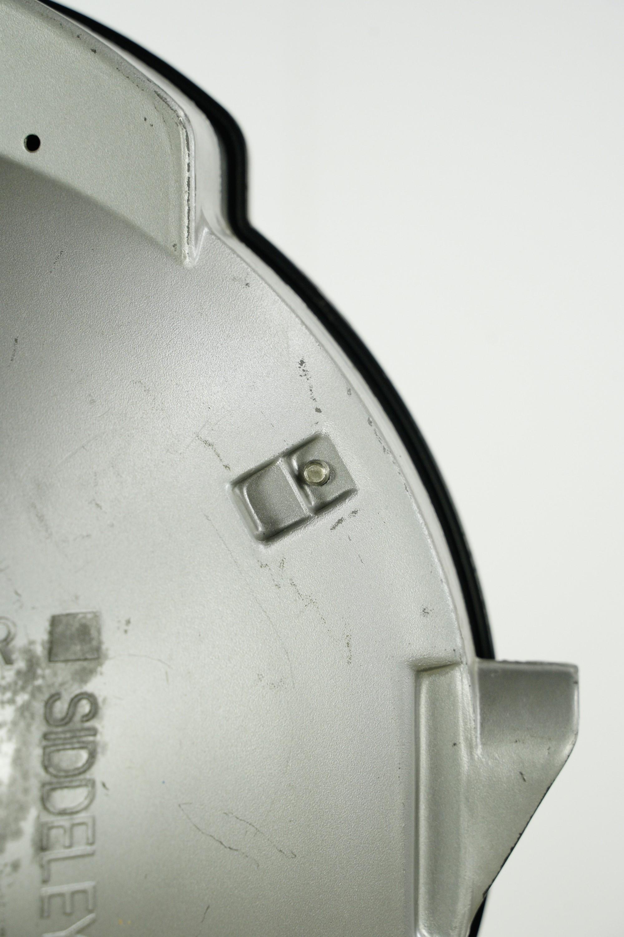 Safetran Systems Corp. Luce ferroviaria in alluminio con vetro rosso in vendita 3