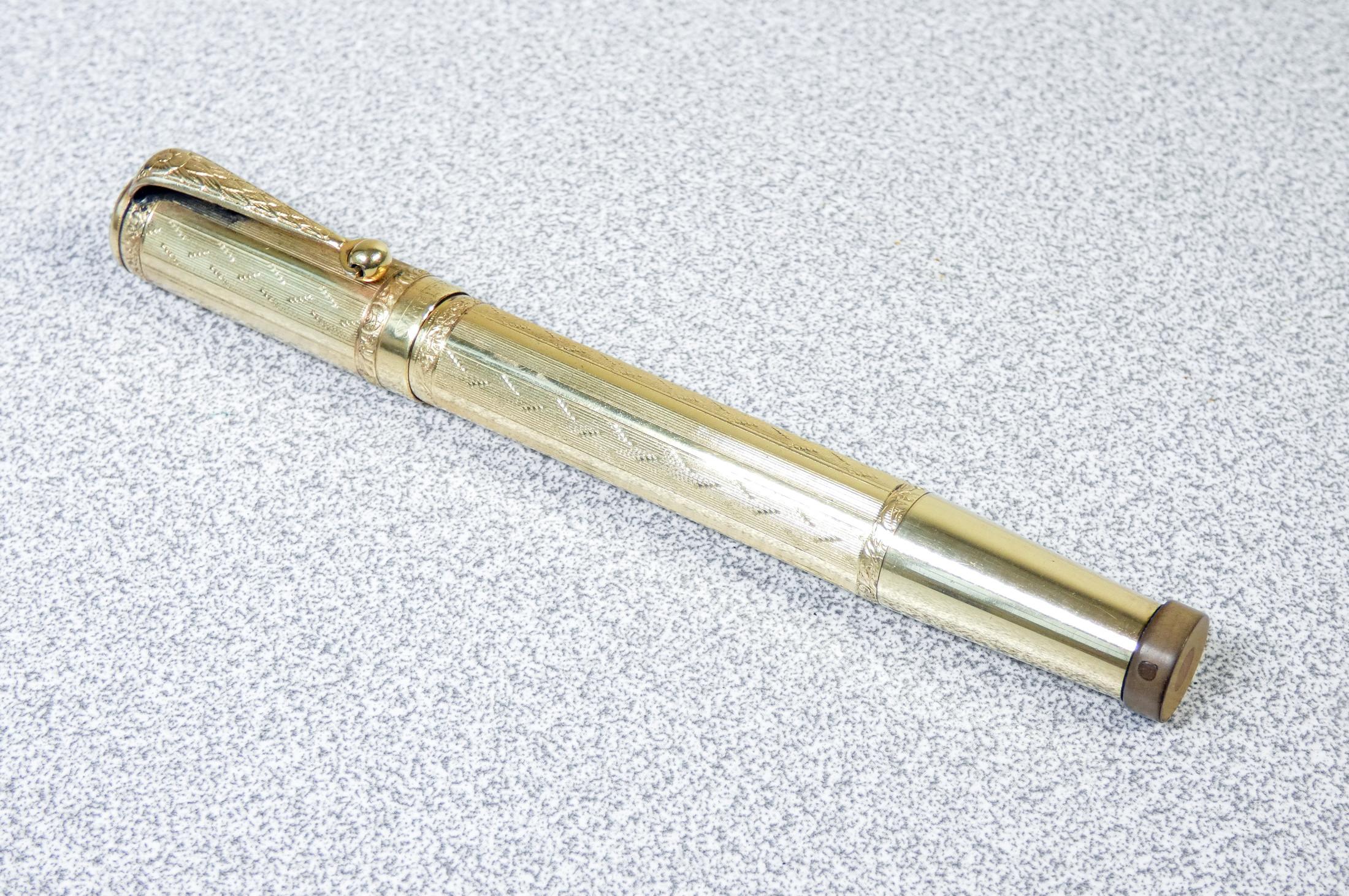 Italian Safety fountain pen with retractable nib. SIMPLEX, gold laminated. 1920s
