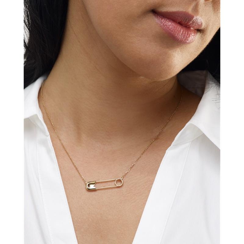 Bold, yet simple, this safety pin necklace works well on its own, with a pendant charm or as part of a layered ensemble!

14K  Yellow Gold
Length: 18 inches 
Weight: 2.14 Grams
Spring Ring Closure

Fine one-of-a-kind craftsmanship meets incredible