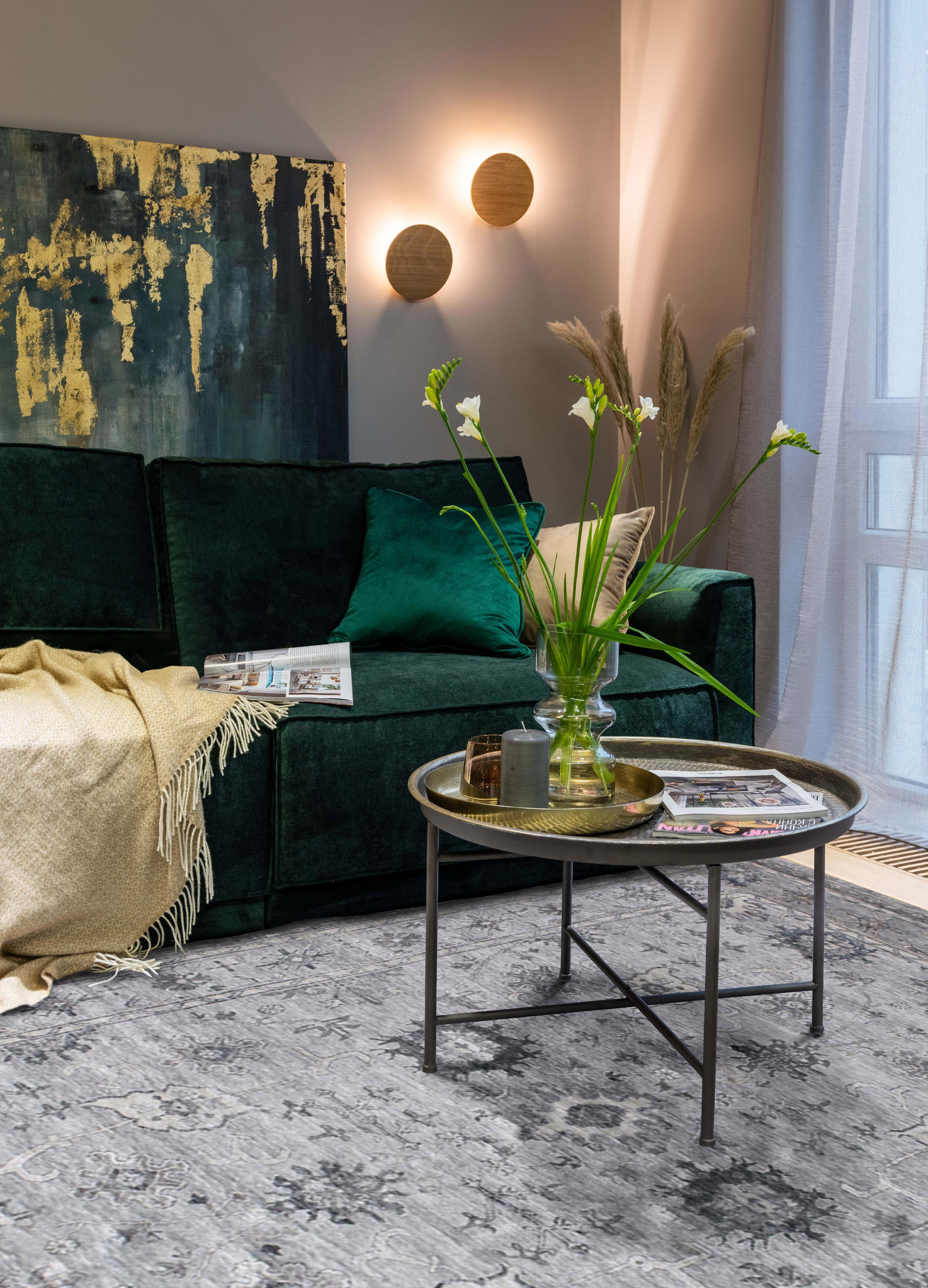 Caratterizzata da bellezza ed eleganza, la collezione di tappeti e moquette di lusso Amberlynn aggiunge una nuova ed emozionante dimensione agli interni del soggiorno e della sala da pranzo.

Questa collezione di tappeti pregiati fatti a mano è una