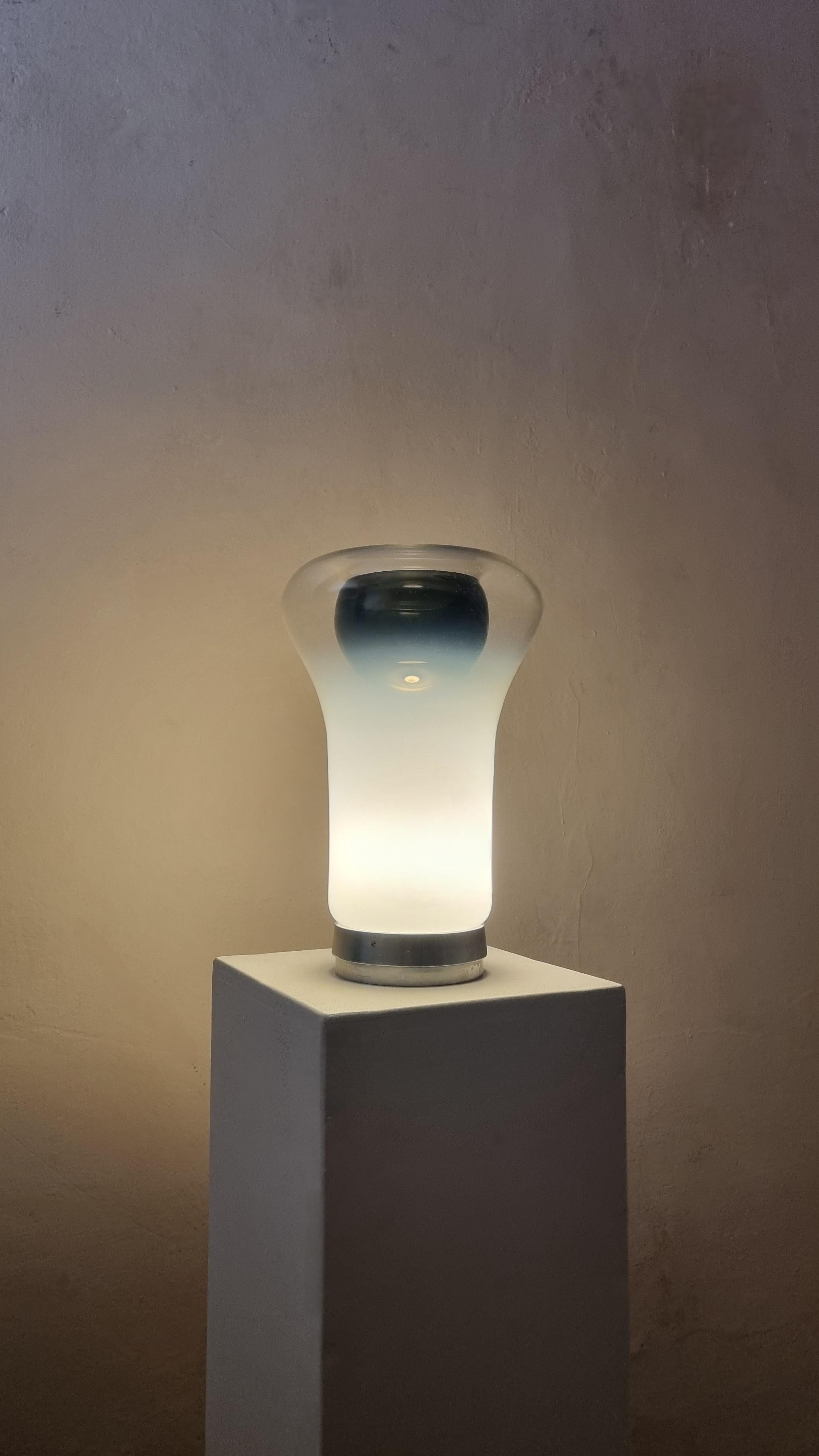Mid-Century Modern Lampe à poser Saffo conçue par Angelo Mangiarotti pour Artemide, 1967 en vente
