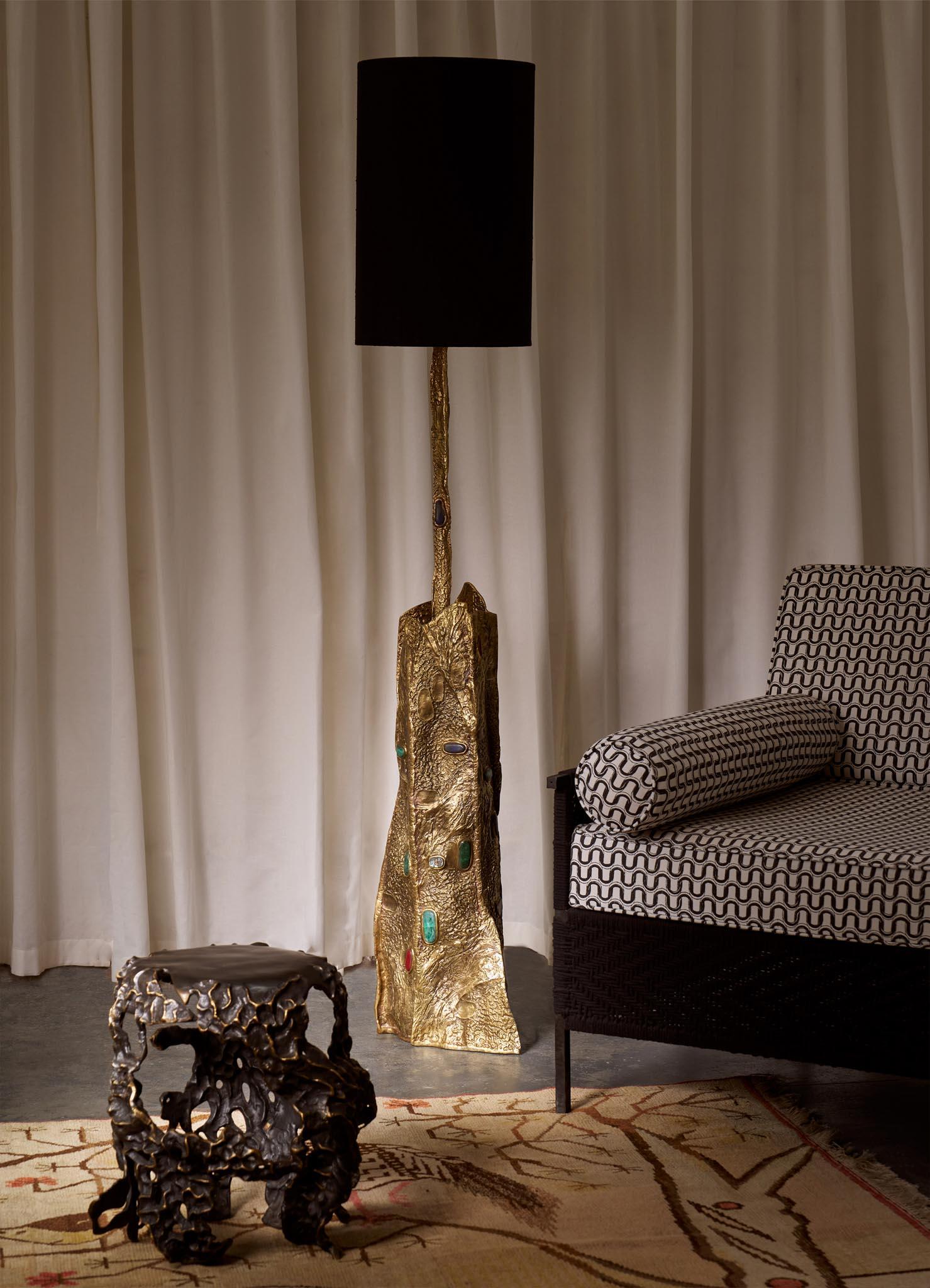 Tabouret Saffron en laiton Viya de Vikram Goyal en vente 2