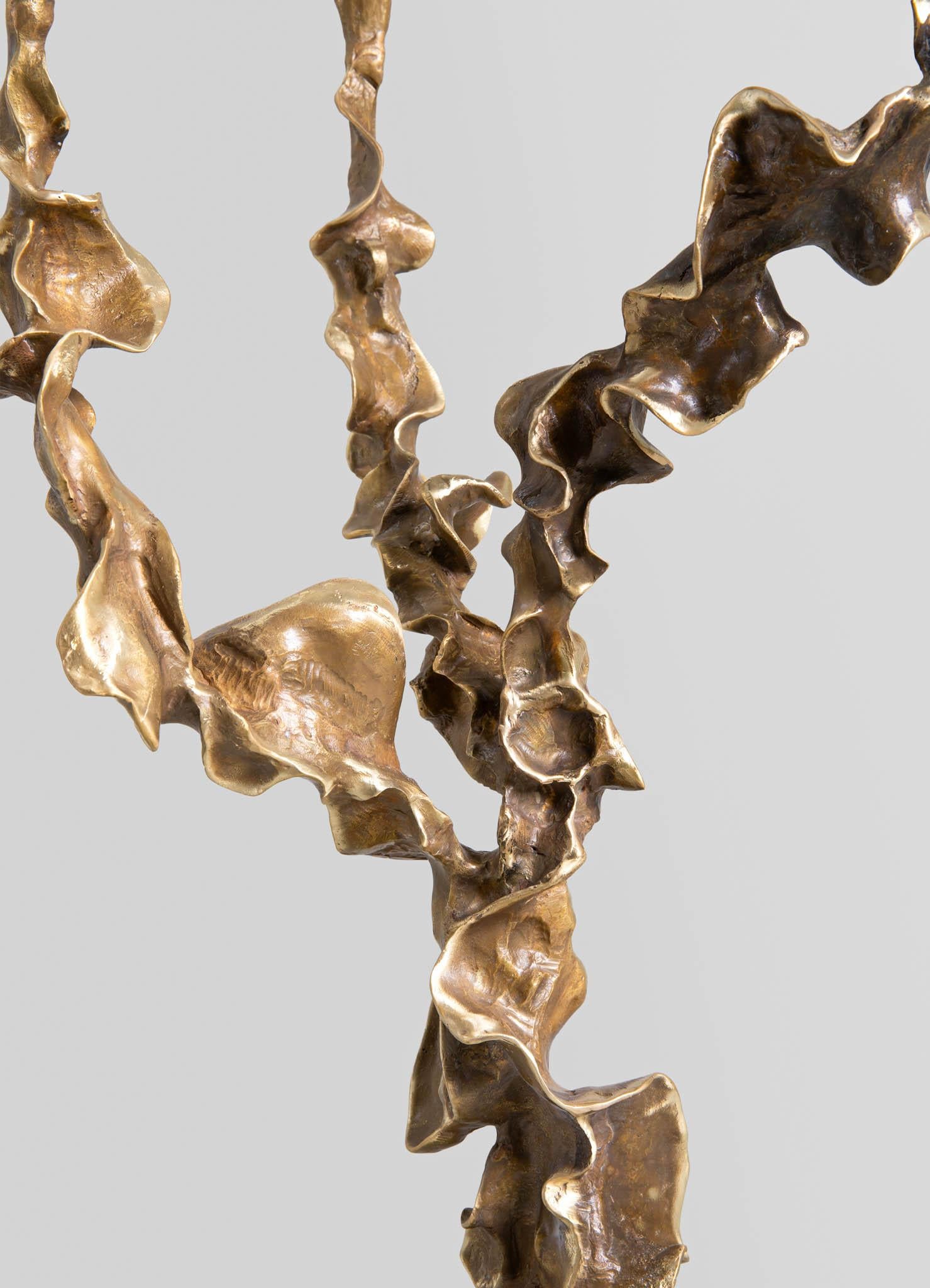 Calco Candelabro Zafferano in ottone, Viya di Vikram Goyal in vendita
