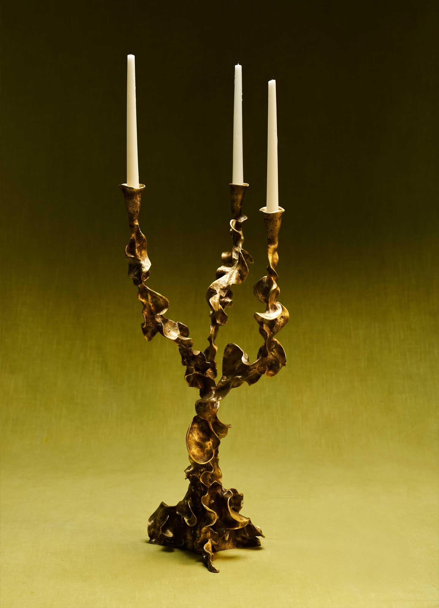 Candelabro Zafferano in ottone, Viya di Vikram Goyal in vendita 1