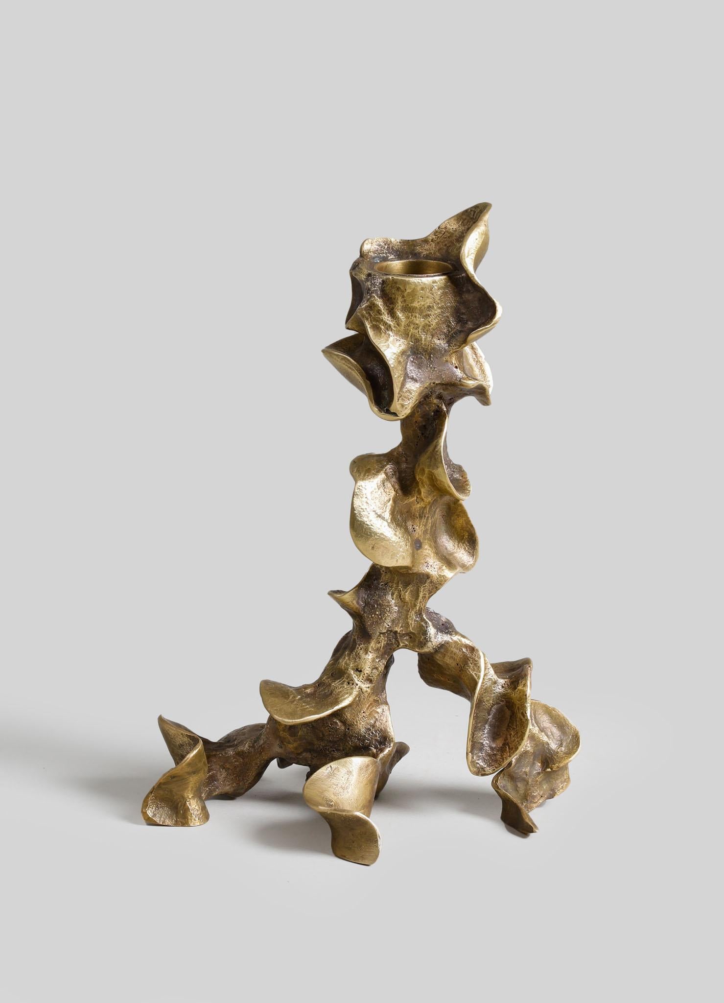 Moulage Stand de bougie moyen en laiton, Viya by Vikram Goyal en vente