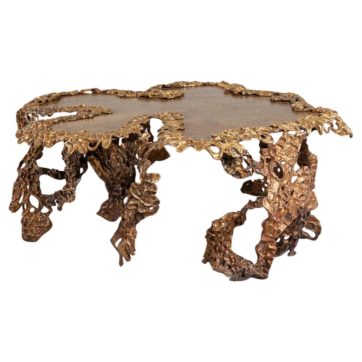 Table basse Saffron en laiton Viya de Vikram Goyal en vente