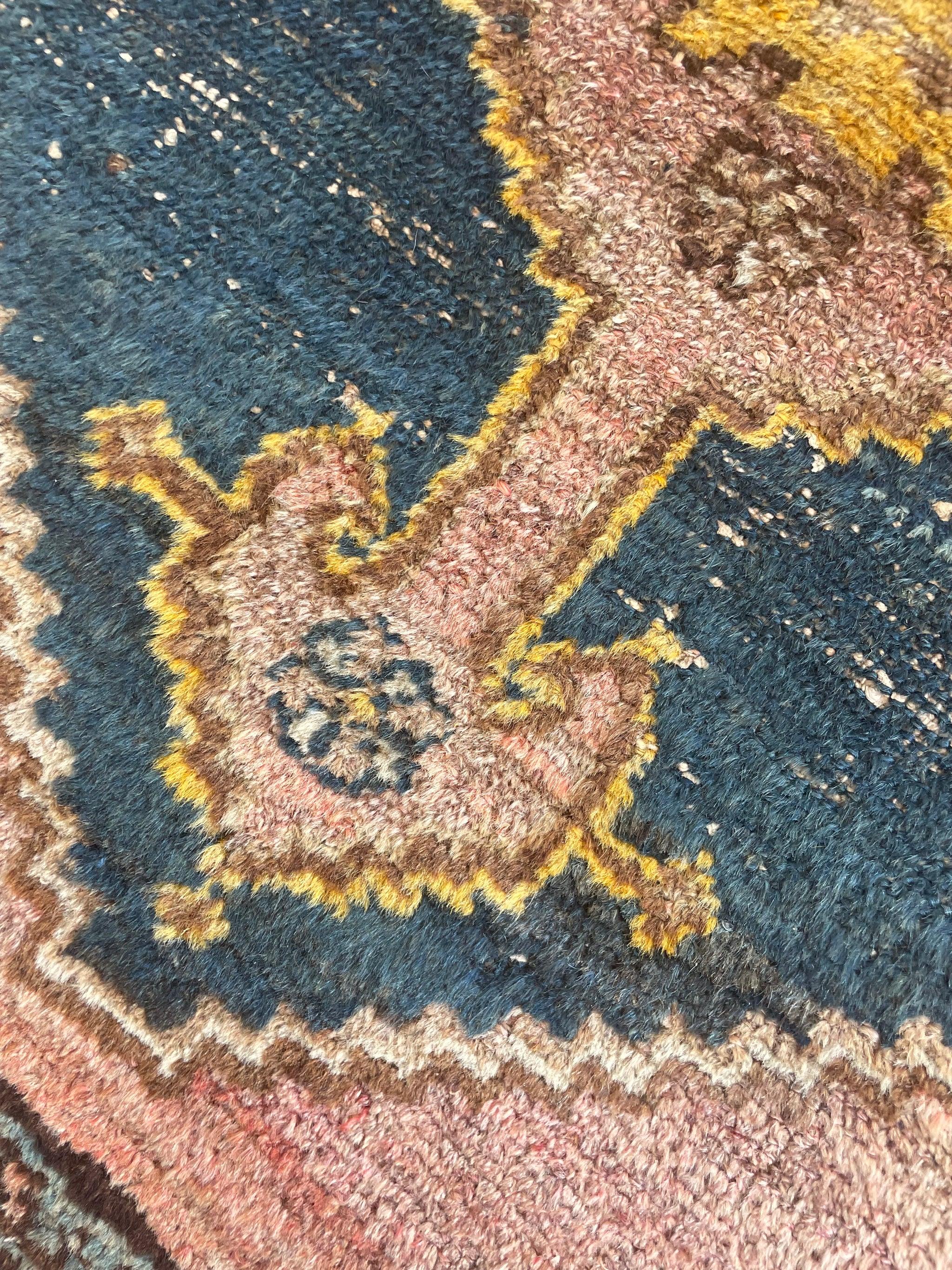 Noué à la main Tapis kurde ancien bleu safran et bleu nuit, vers les années 1930 en vente