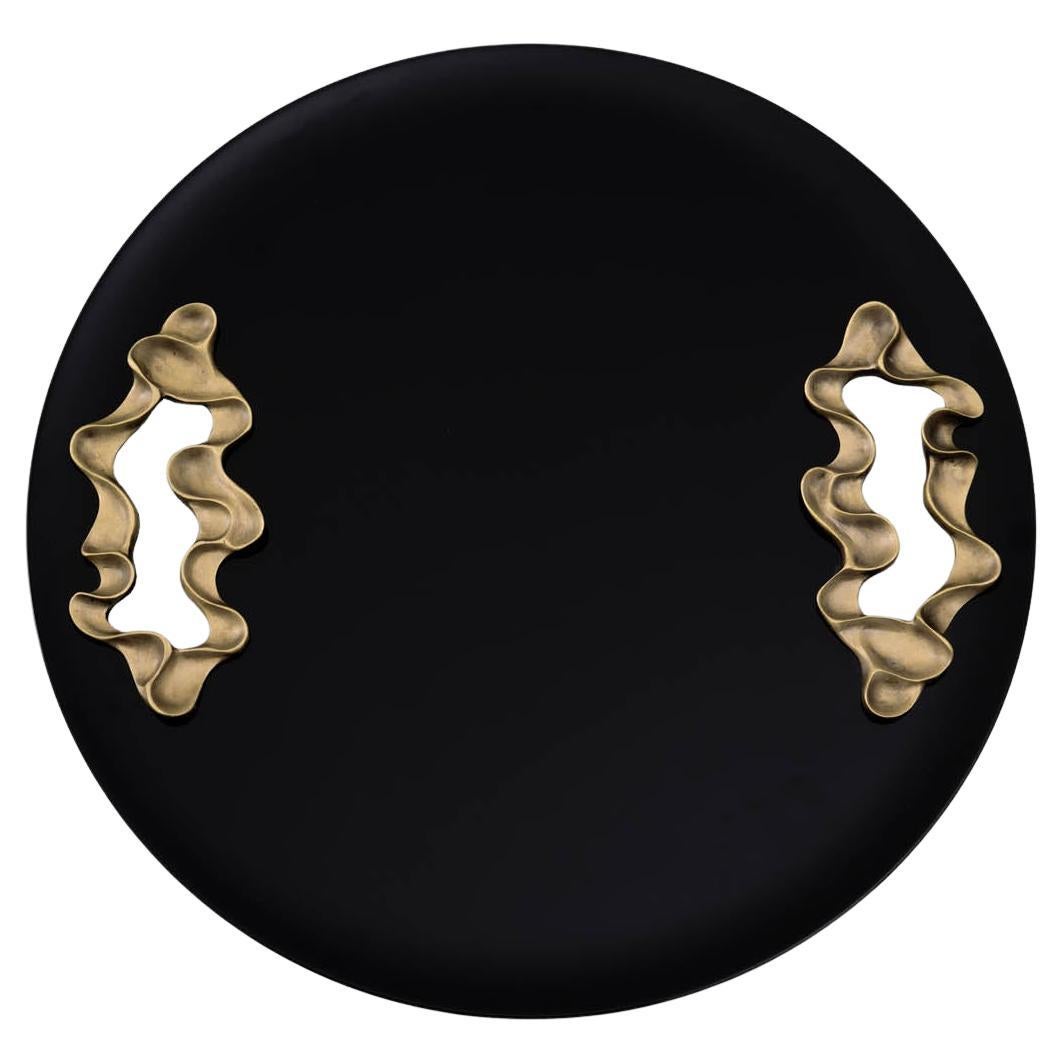 Petit plateau noir en bois laqué et laiton, Viya By Vikram Goyal