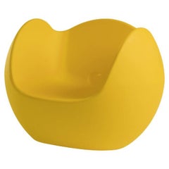 Fauteuil à bascule jaune safran de Karim Rashid