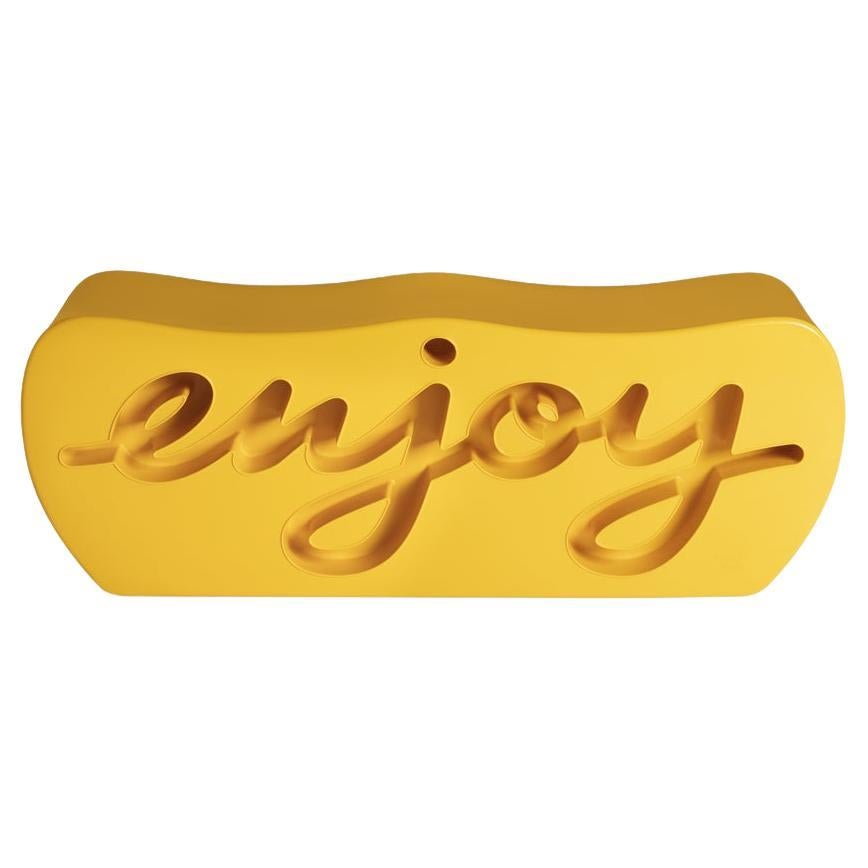 Panchina Enjoy Giallo Zafferano di Adriana Lohmann e Giò Colonna Romano