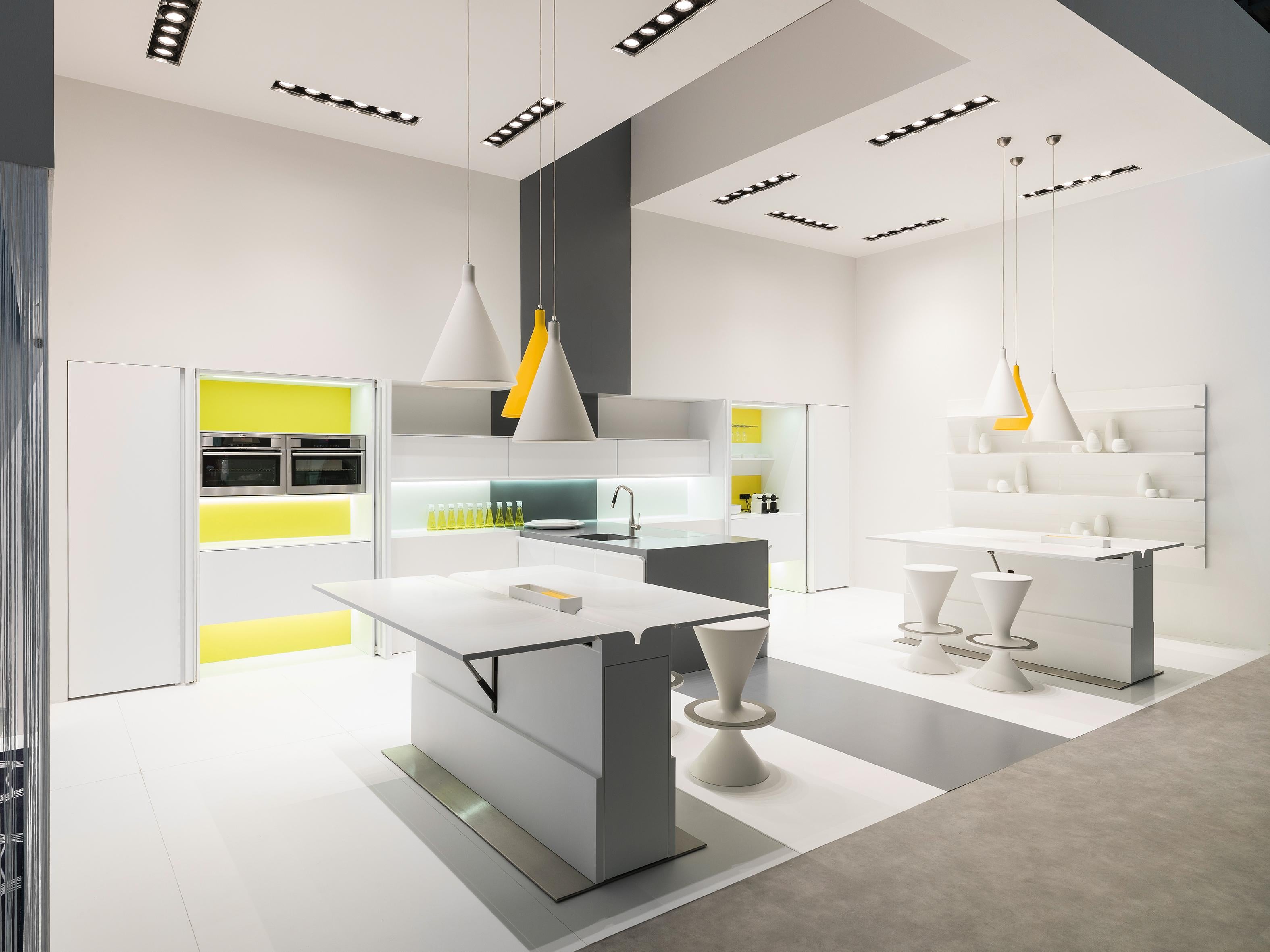 Lampe suspendue Juxt jaune safran par Karim Rashid Neuf - En vente à Geneve, CH