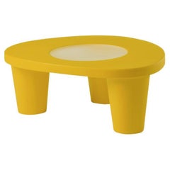 Tavolino basso Lita giallo zafferano di Paola Navone