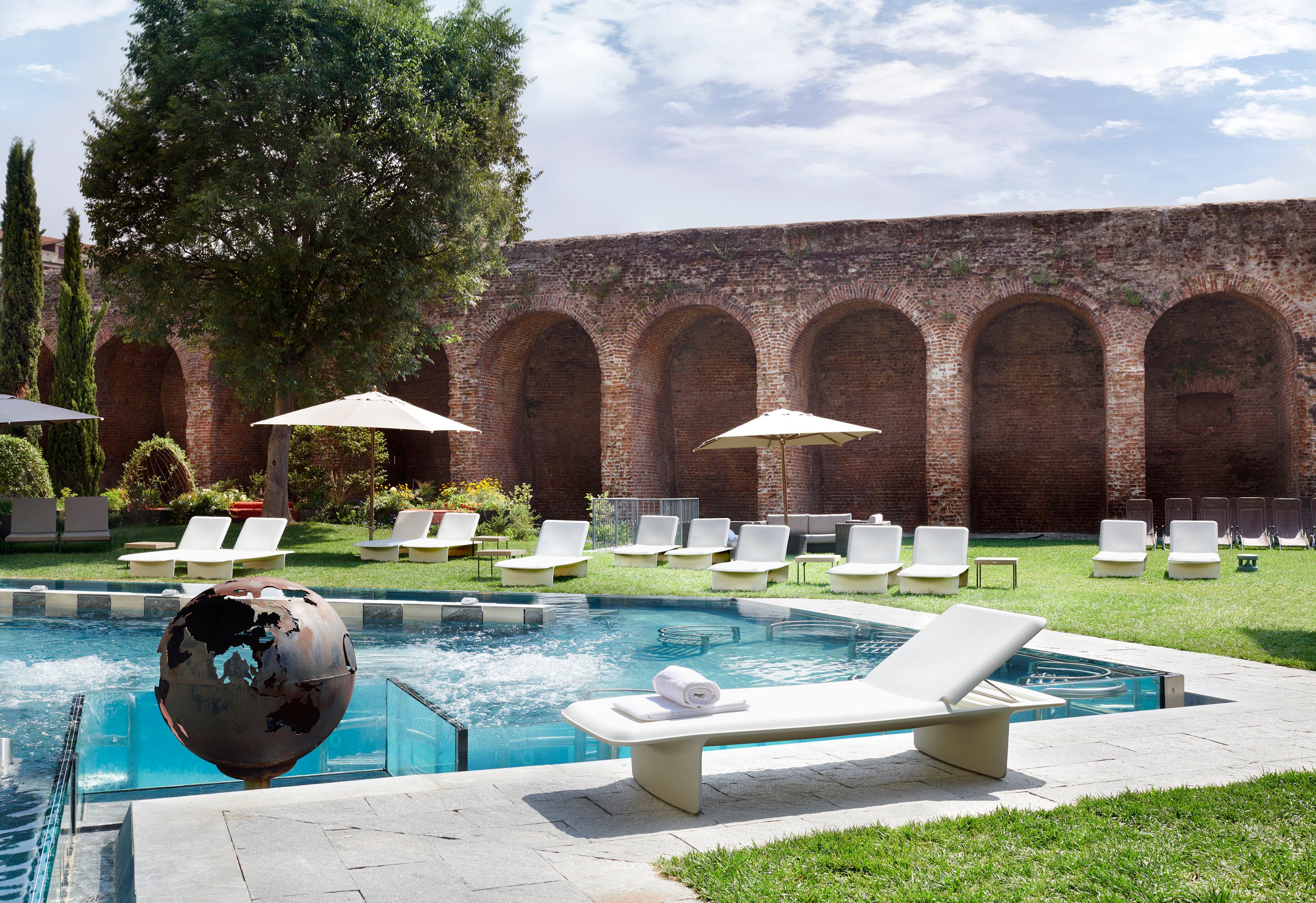 italien Bain de soleil Ponente jaune safran par Martinelli Venezia Studio en vente