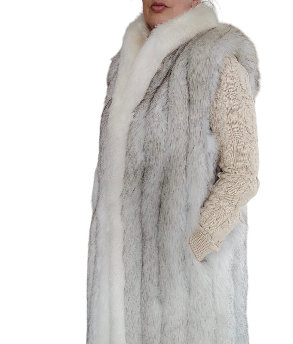 Saga fox Norwegian fox fur vest size M 10 3