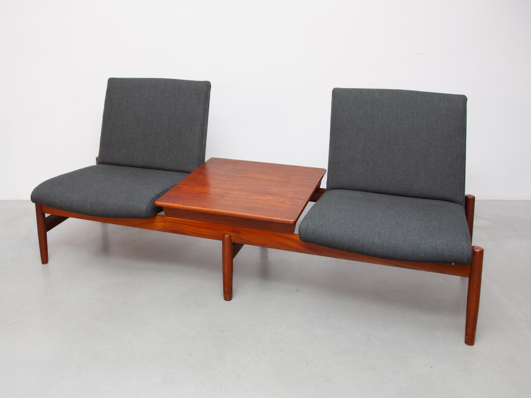 Hand-Crafted SAGA Model Modular Two Seater, Sofa by Gunnar Sørlie for Sønner, Norway For Sale