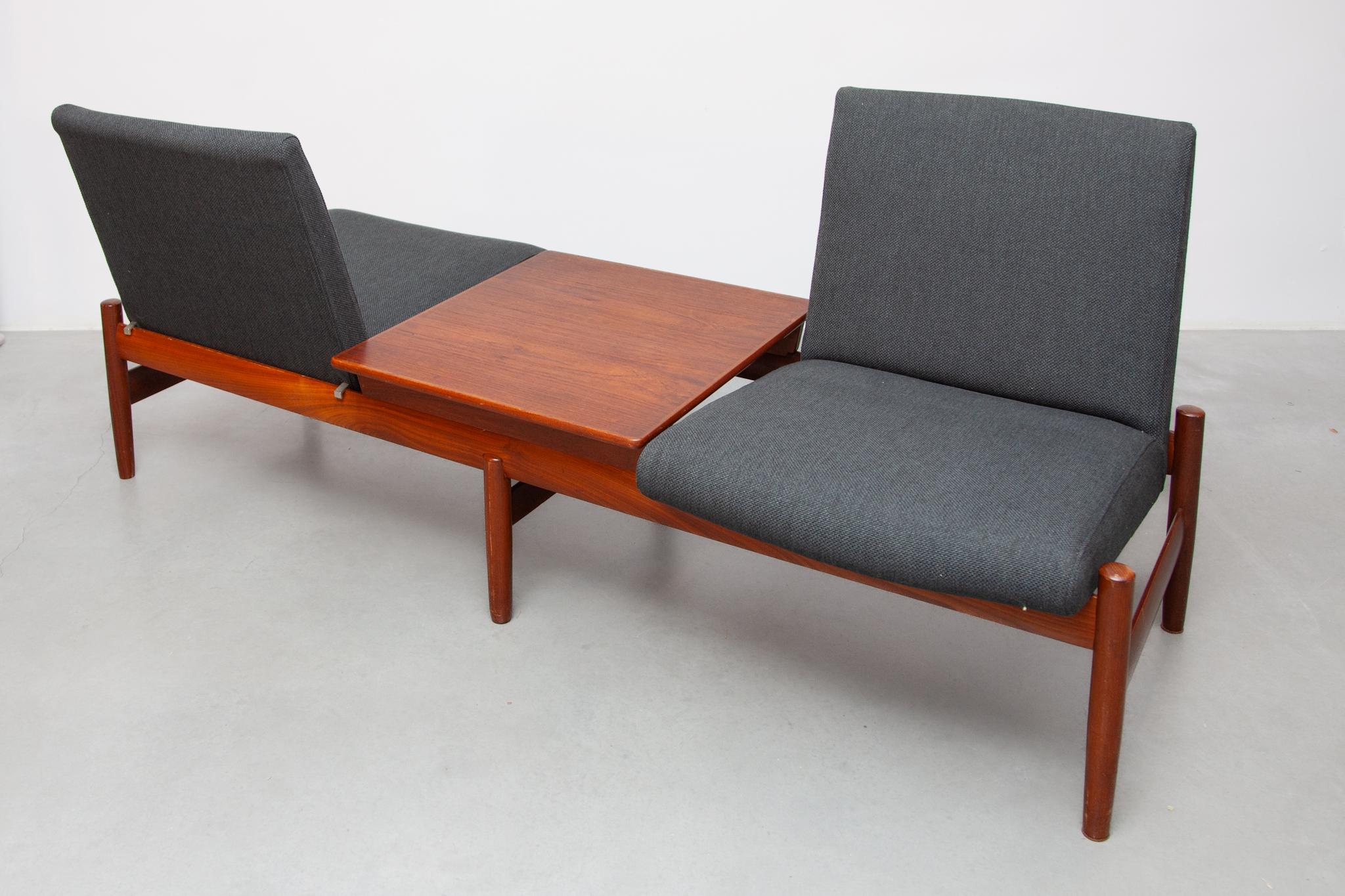 SAGA Model Modular Two Seater, Sofa by Gunnar Sørlie for Sønner, Norway In Good Condition For Sale In Antwerp, BE